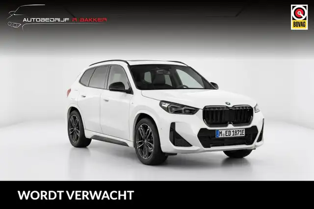 BMW iX1 xDrive30 67 kWh // M-Sport | Panoramadak | Harman