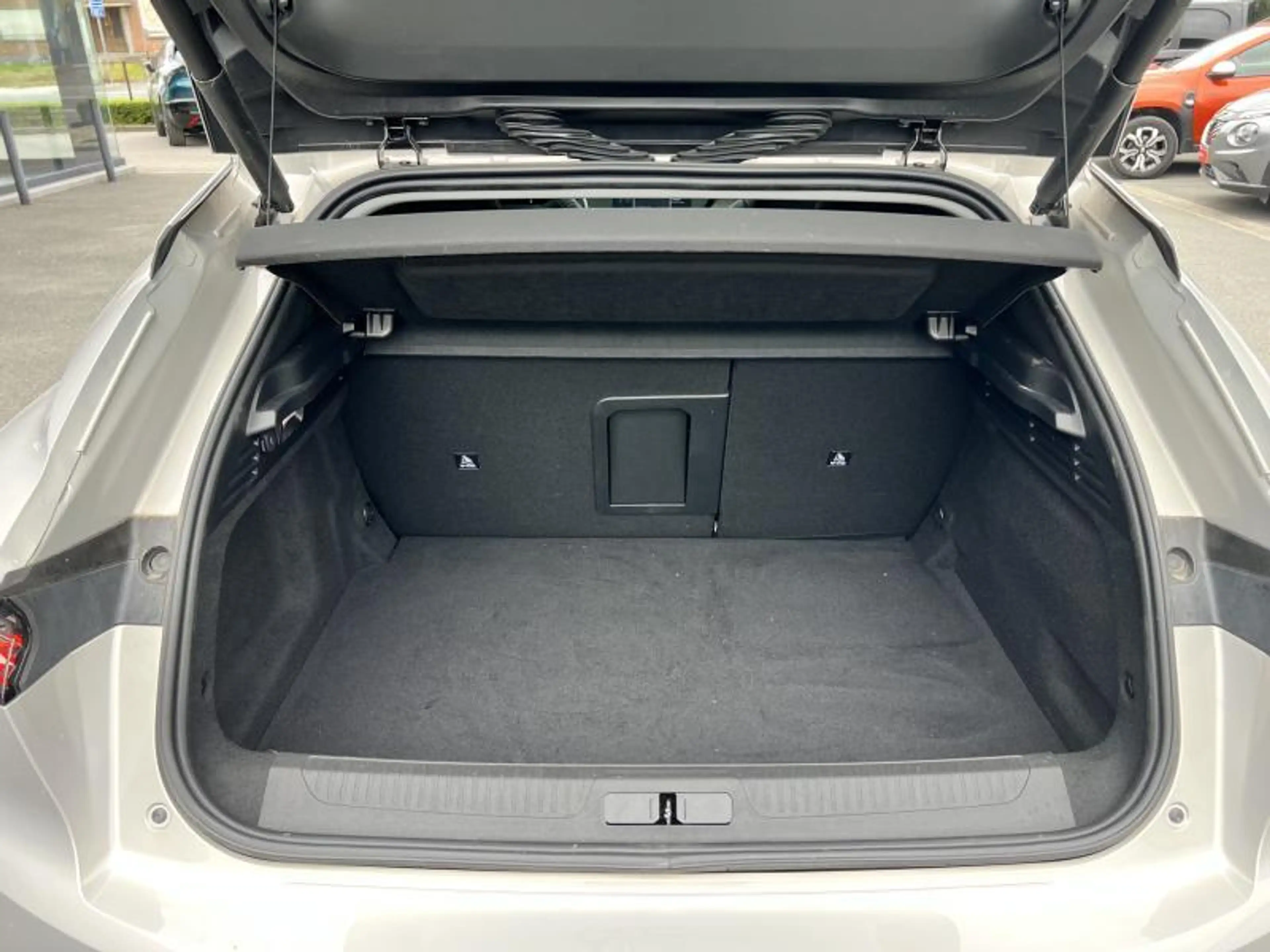 DS Automobiles DS 4 N°4 e-TENSE 215 ETOILE ALCANTARA — photo 10