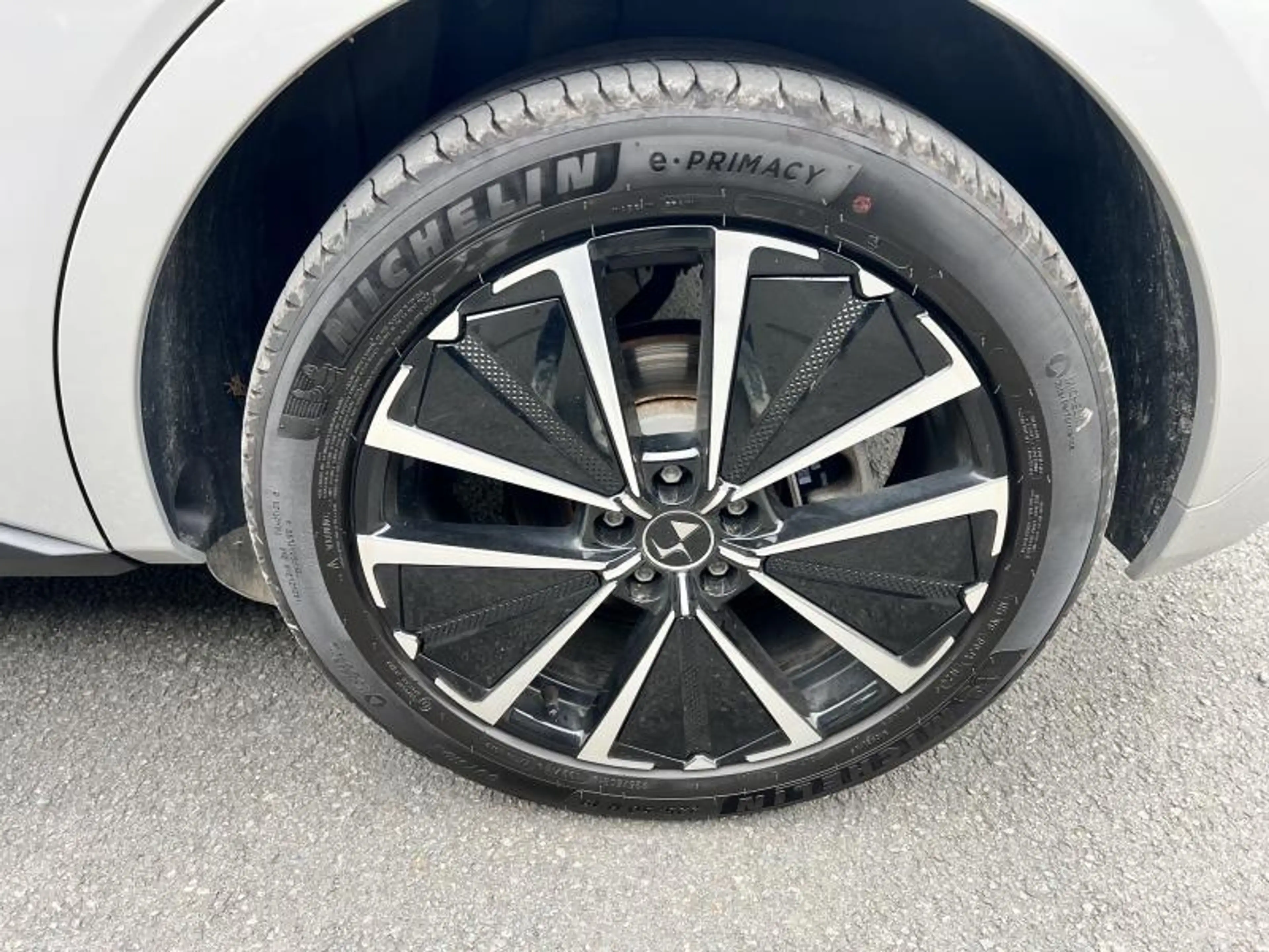 DS Automobiles DS 4 N°4 e-TENSE 215 ETOILE ALCANTARA — photo 9