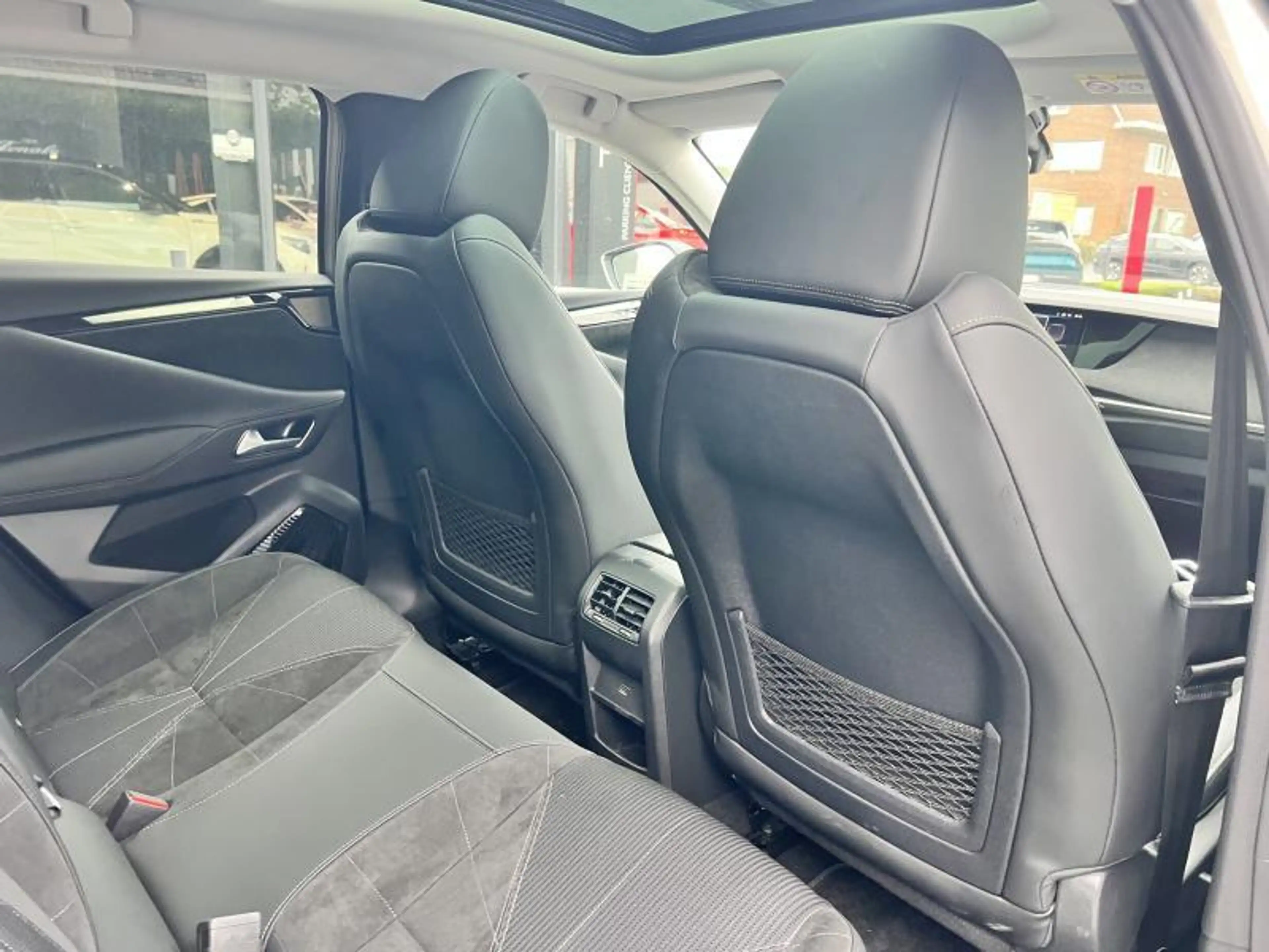 DS Automobiles DS 4 N°4 e-TENSE 215 ETOILE ALCANTARA — photo 13