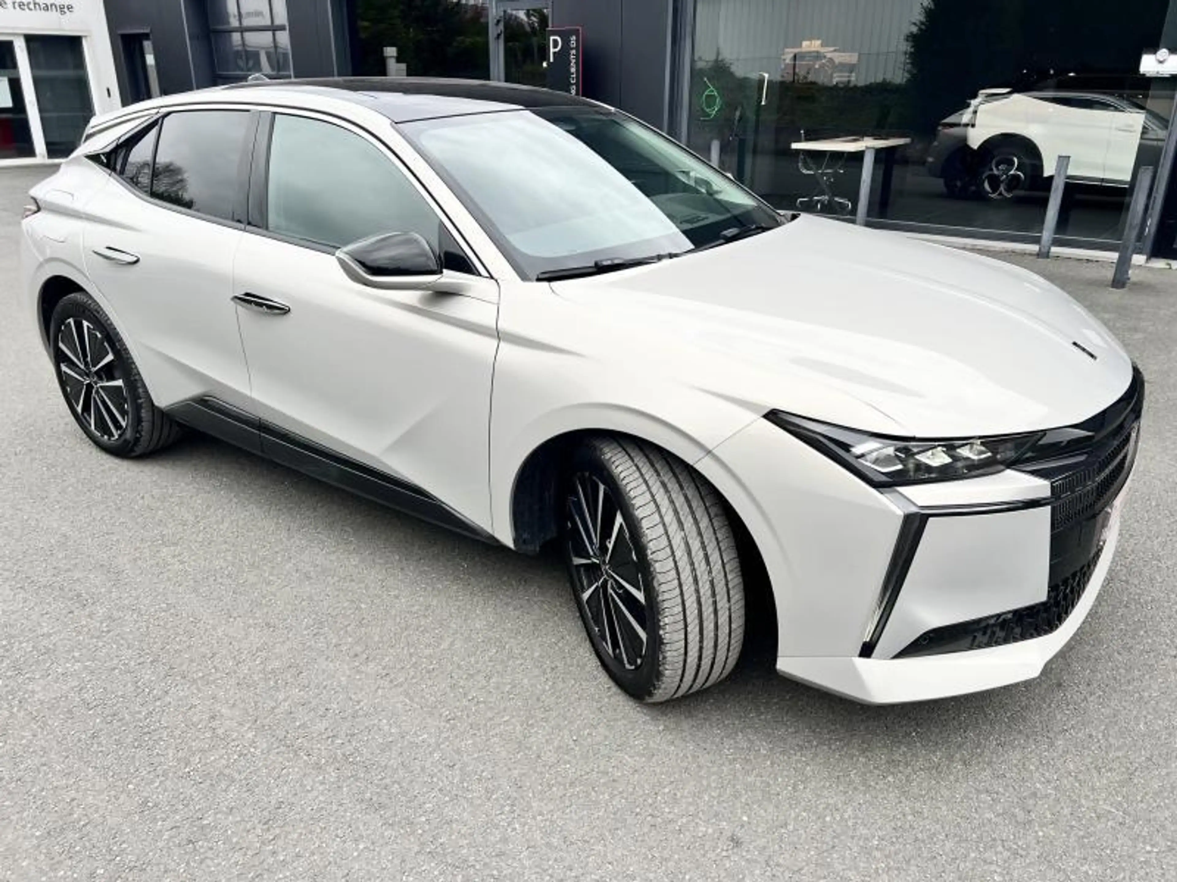 DS Automobiles DS 4 N°4 e-TENSE 215 ETOILE ALCANTARA — photo 7