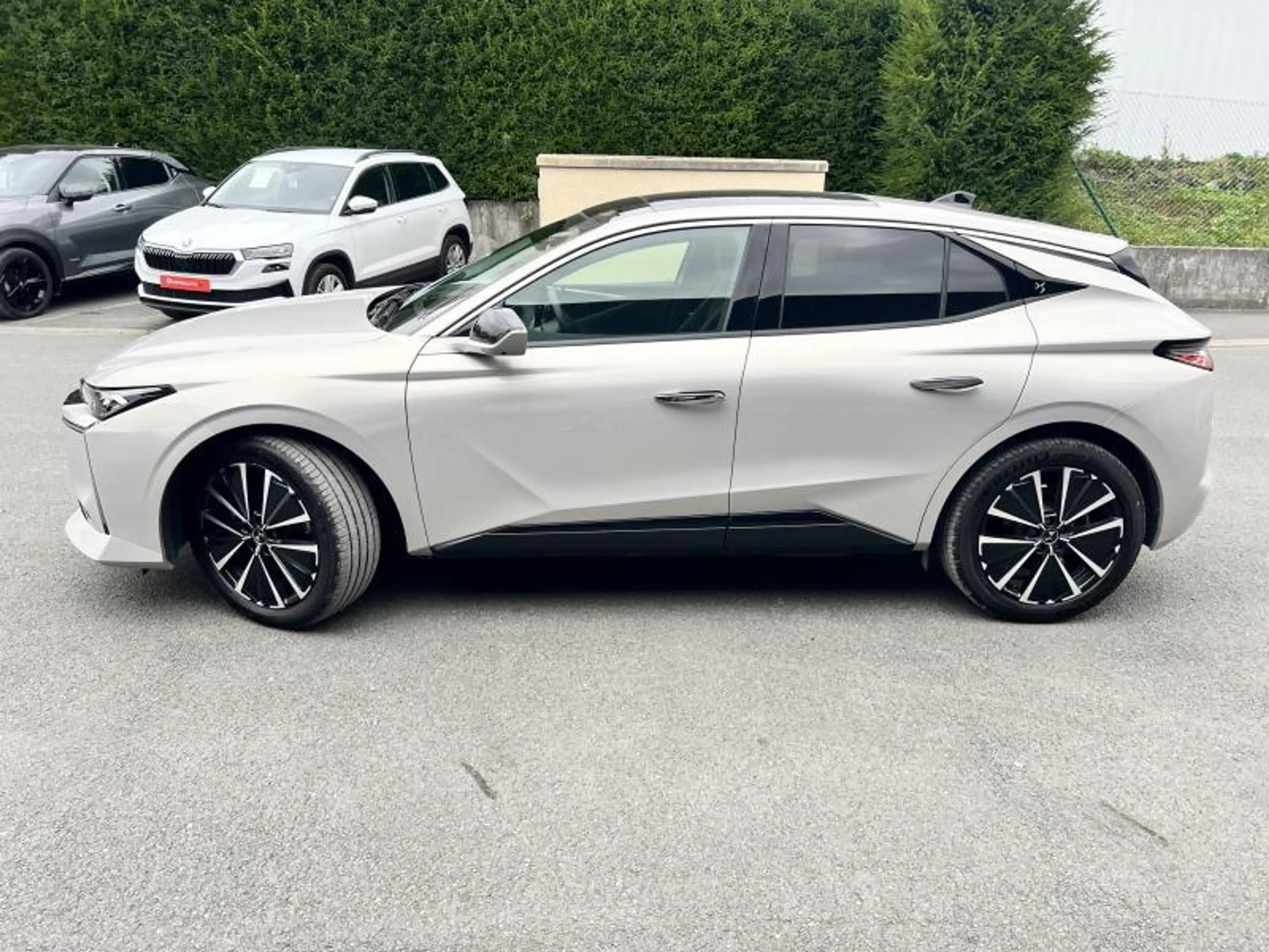 DS Automobiles DS 4 N°4 e-TENSE 215 ETOILE ALCANTARA — photo 2