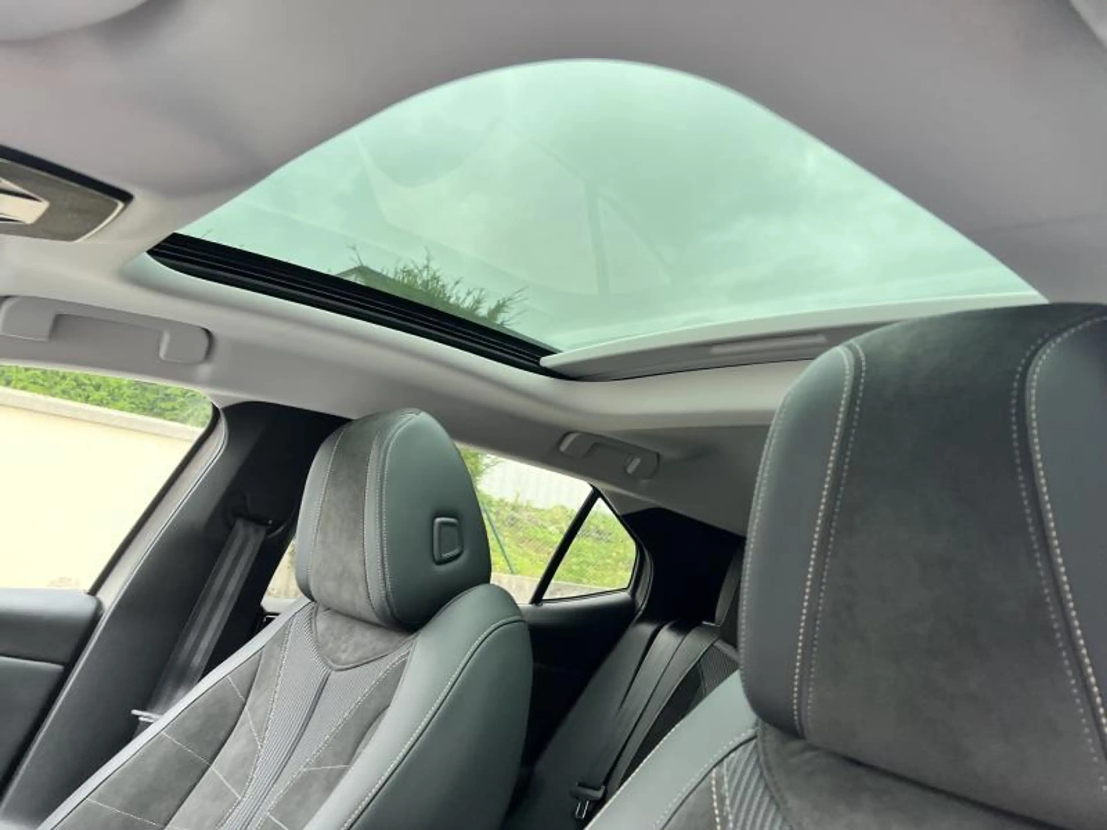 DS Automobiles DS 4 N°4 e-TENSE 215 ETOILE ALCANTARA — photo 15