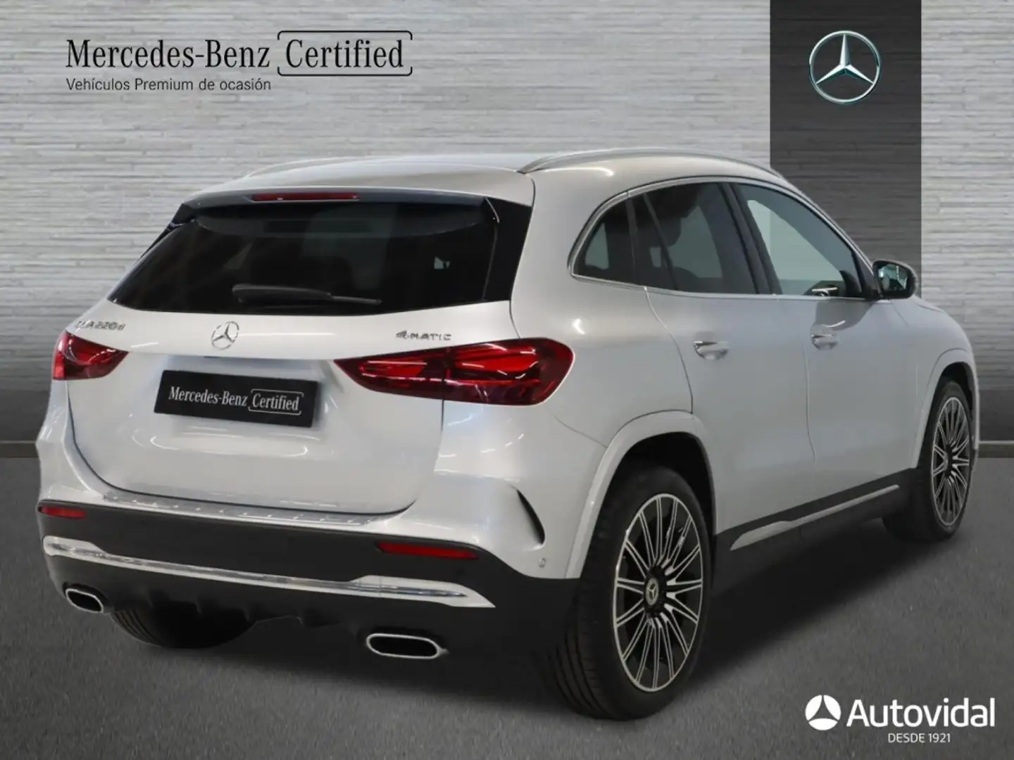 Mercedes-Benz GLA 220 D DCT 4MATIC 190 5P Plateado - 2