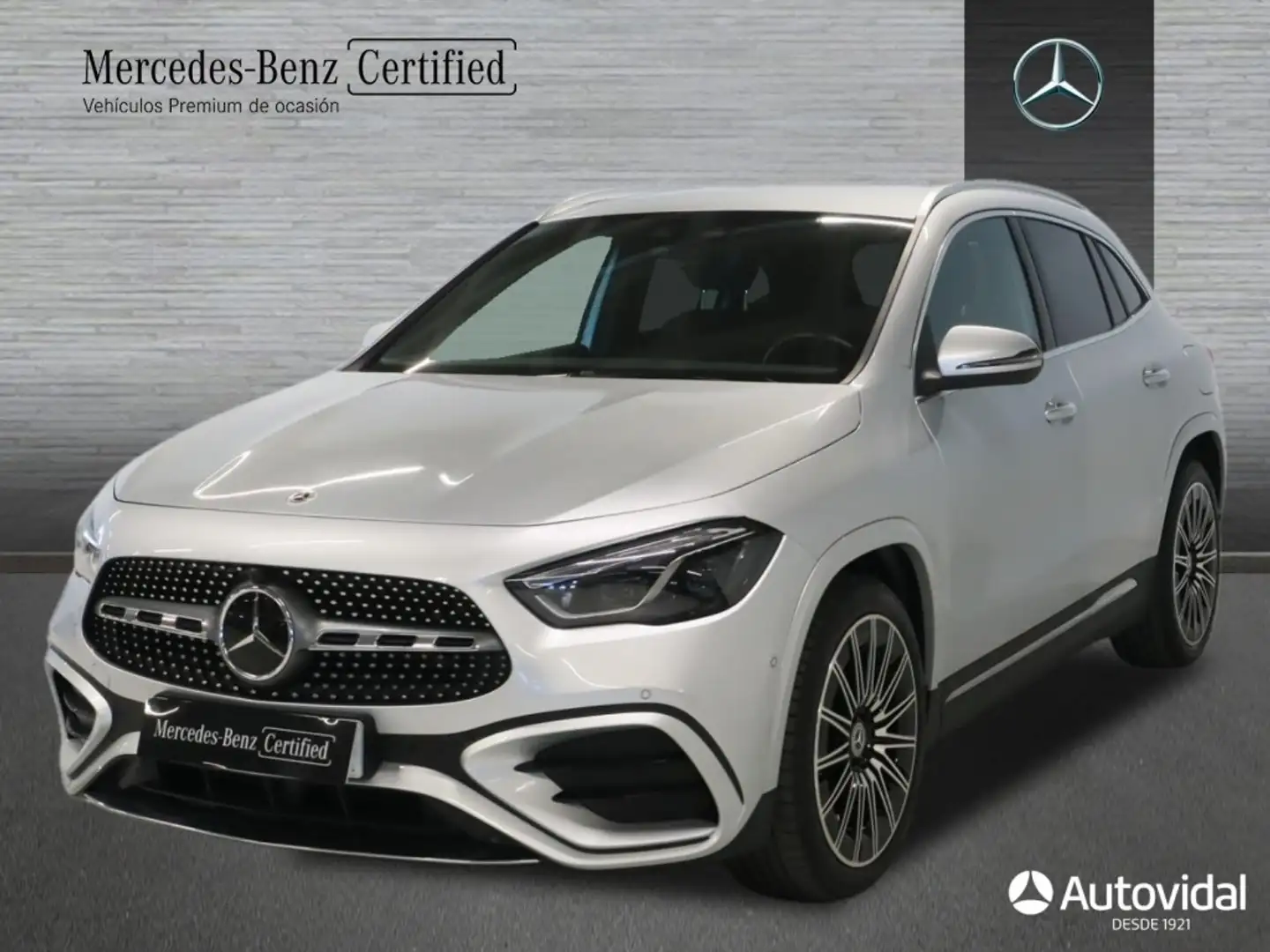 Mercedes-Benz GLA 220 D DCT 4MATIC 190 5P Plateado - 1