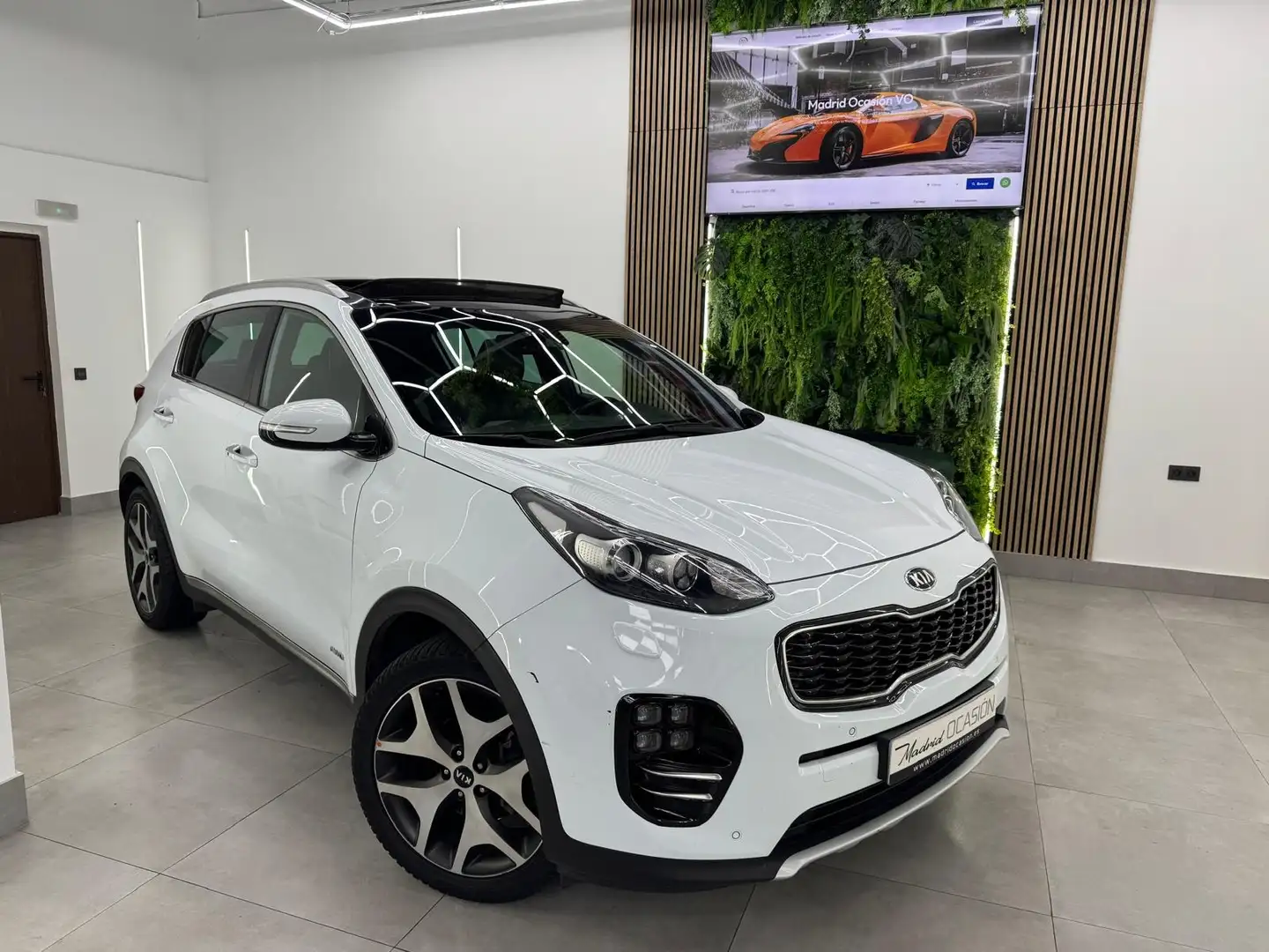 Kia Sportage 2.0CRDi VGT GT Line 4x4 185 Blanc - 1