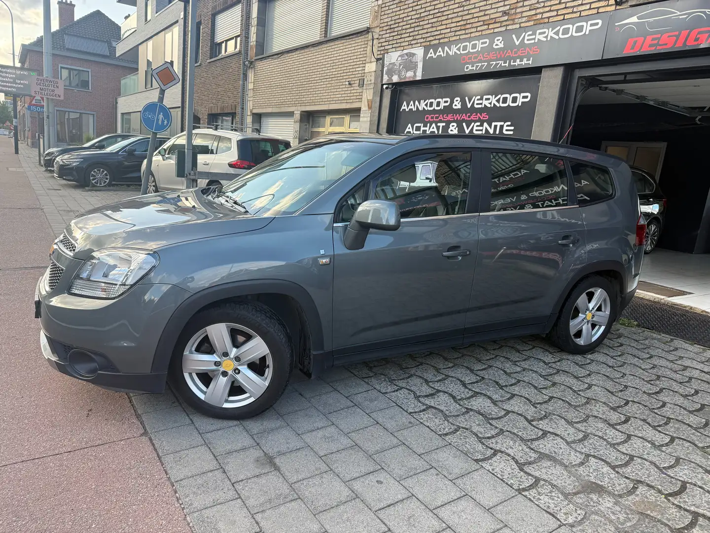 Chevrolet Orlando Orlando 1.8i Essence 7Place Navigations Clim Gris - 1