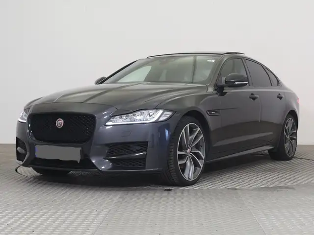 Jaguar XF 2.0i4D Chequered Flag Aut. 180