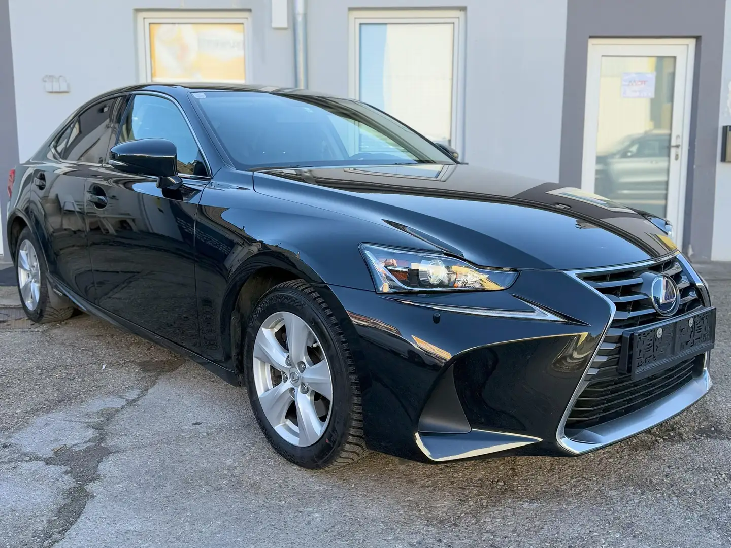 Lexus IS 300 h Privilege Aut. Hybrid,Keyless,Kamera, SZHZG, LED Fekete - 1