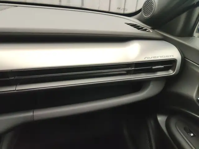 Jeep Avenger view 15