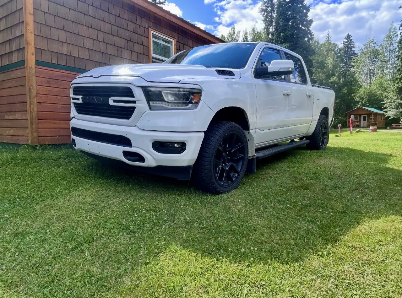 RAM 1500 снимка RAM 1500