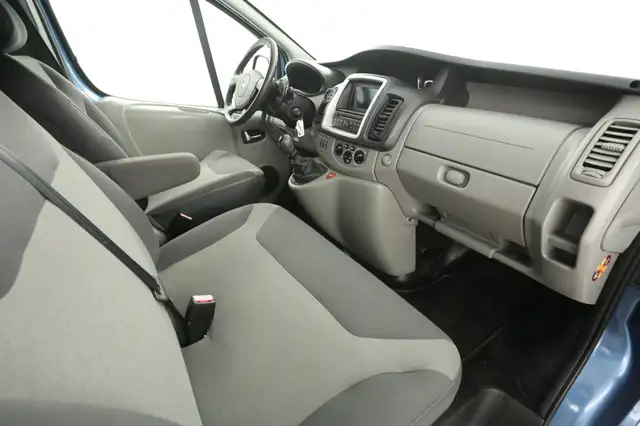 Renault Trafic view 19