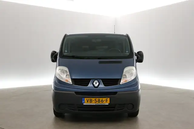 Renault Trafic view 6