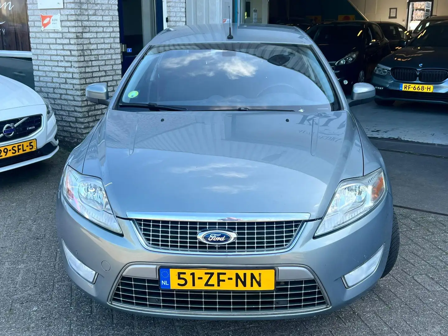 Ford Mondeo 1.6-16V Titanium Grau - 2