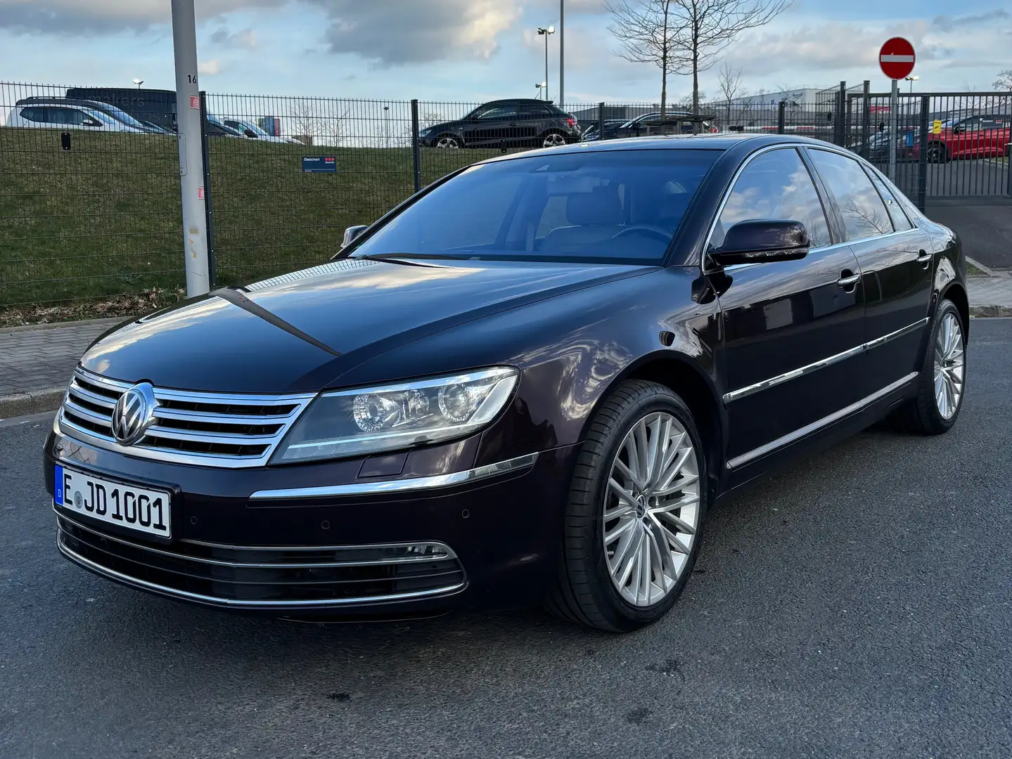 Volkswagen Phaeton 3.0 V6 TDI DPF 4MOTION Automatik (5 Sitzer) - 1