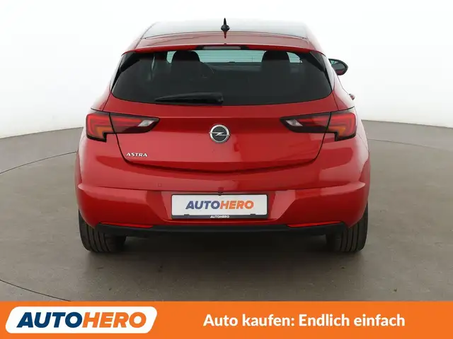 Opel Astra view 5