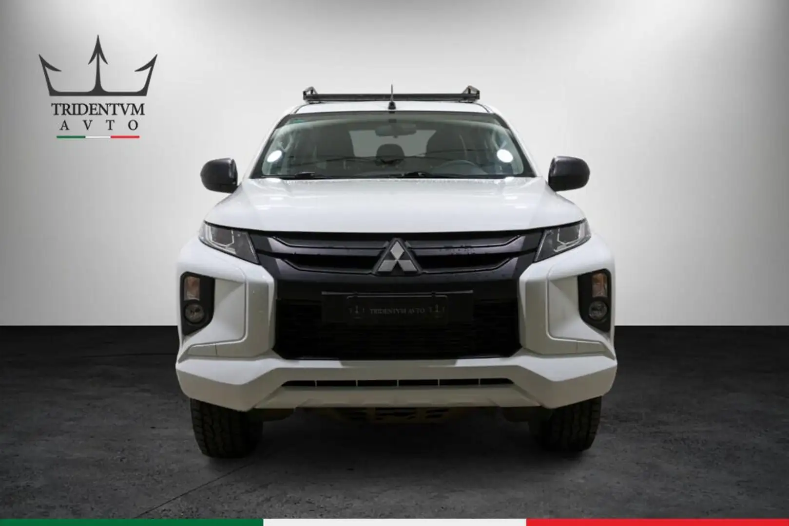 Mitsubishi L200 d.cab 2.3d Diamond 4wd 150cv auto Bianco - 2