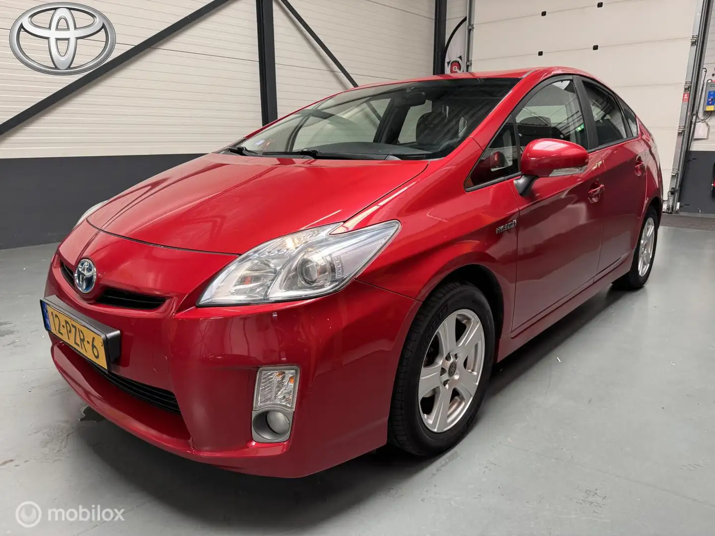 Toyota Prius 1.8 Business Navi|Dealer onderhouden! Rouge - 1