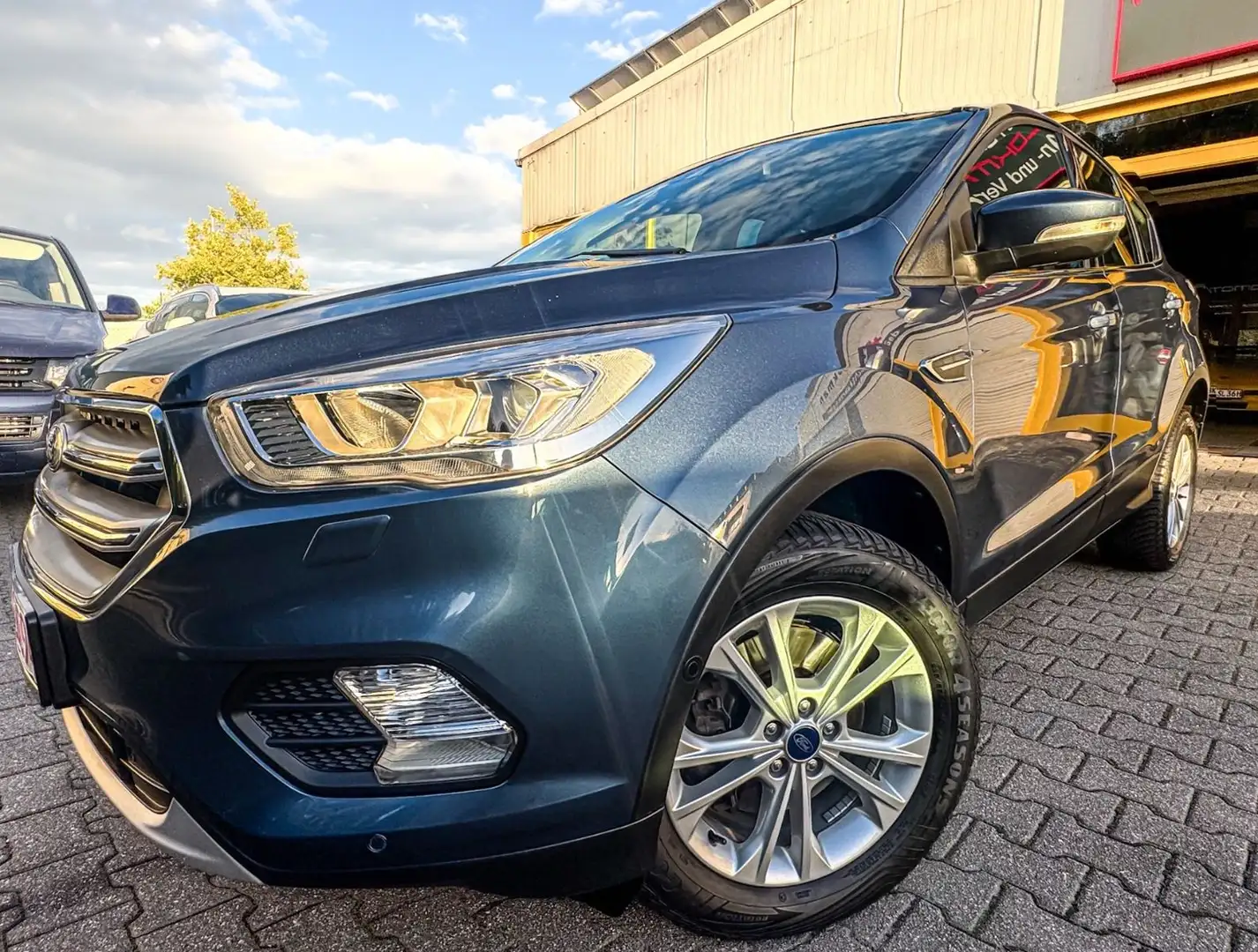 Ford Kuga Titanium/4x4/LED/STHZG/LEDER/1. HAND/ Blau - 1