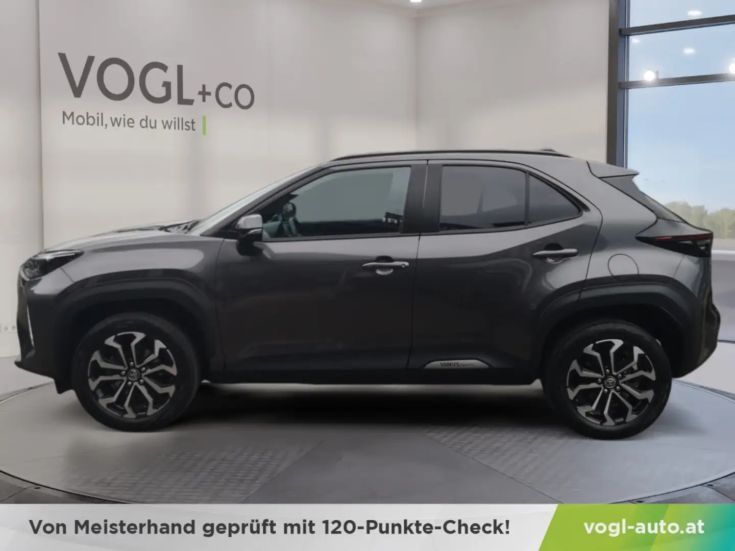 Toyota Yaris Cross Hybrid Active Drive 1,5 VVT-i 92PS AWD Grau - 2