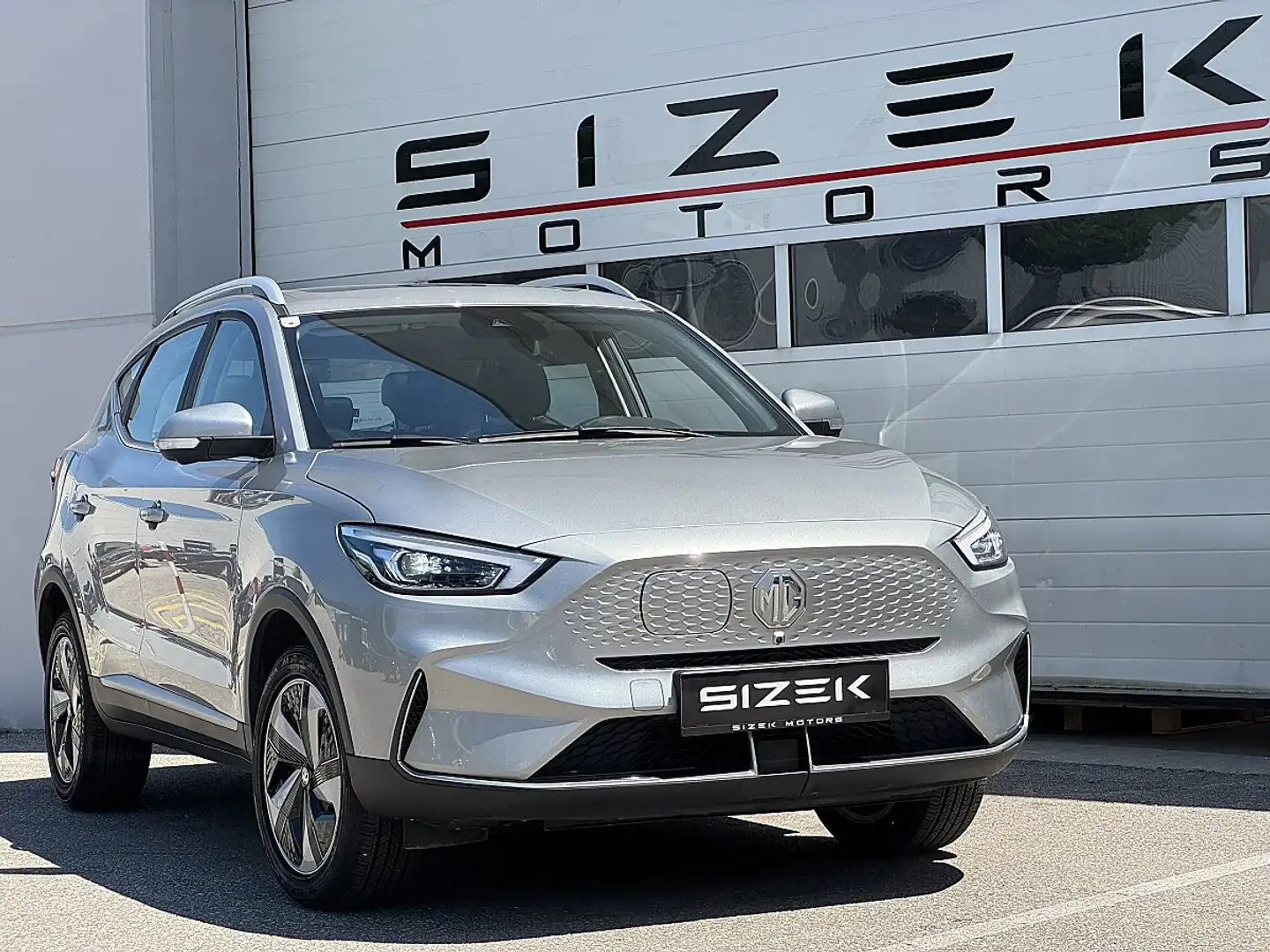 MG ZS EV Luxury Grau - 2