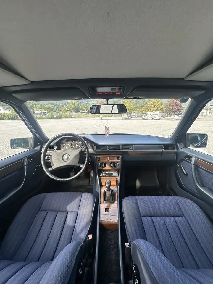 Mercedes-Benz 230 W124, foto 10