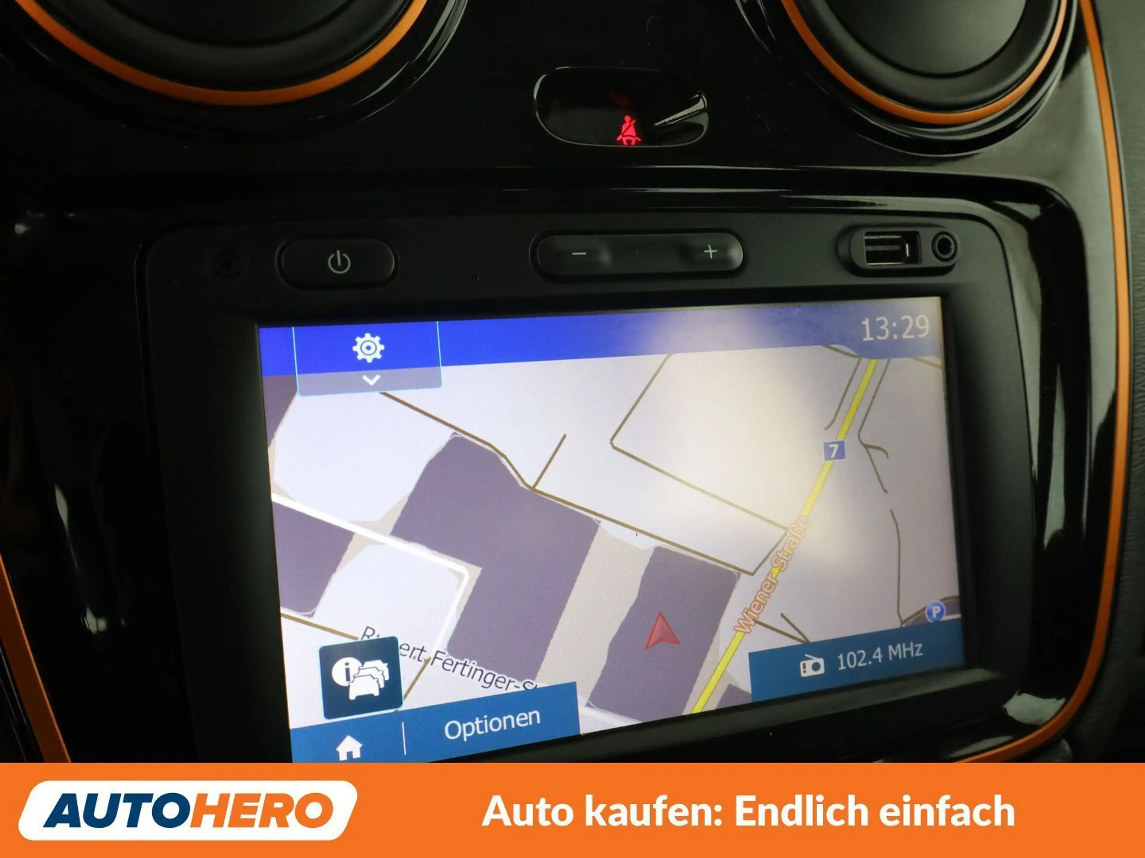 Dacia Lodgy 1.2 TCe Stepway Celebration — photo 21