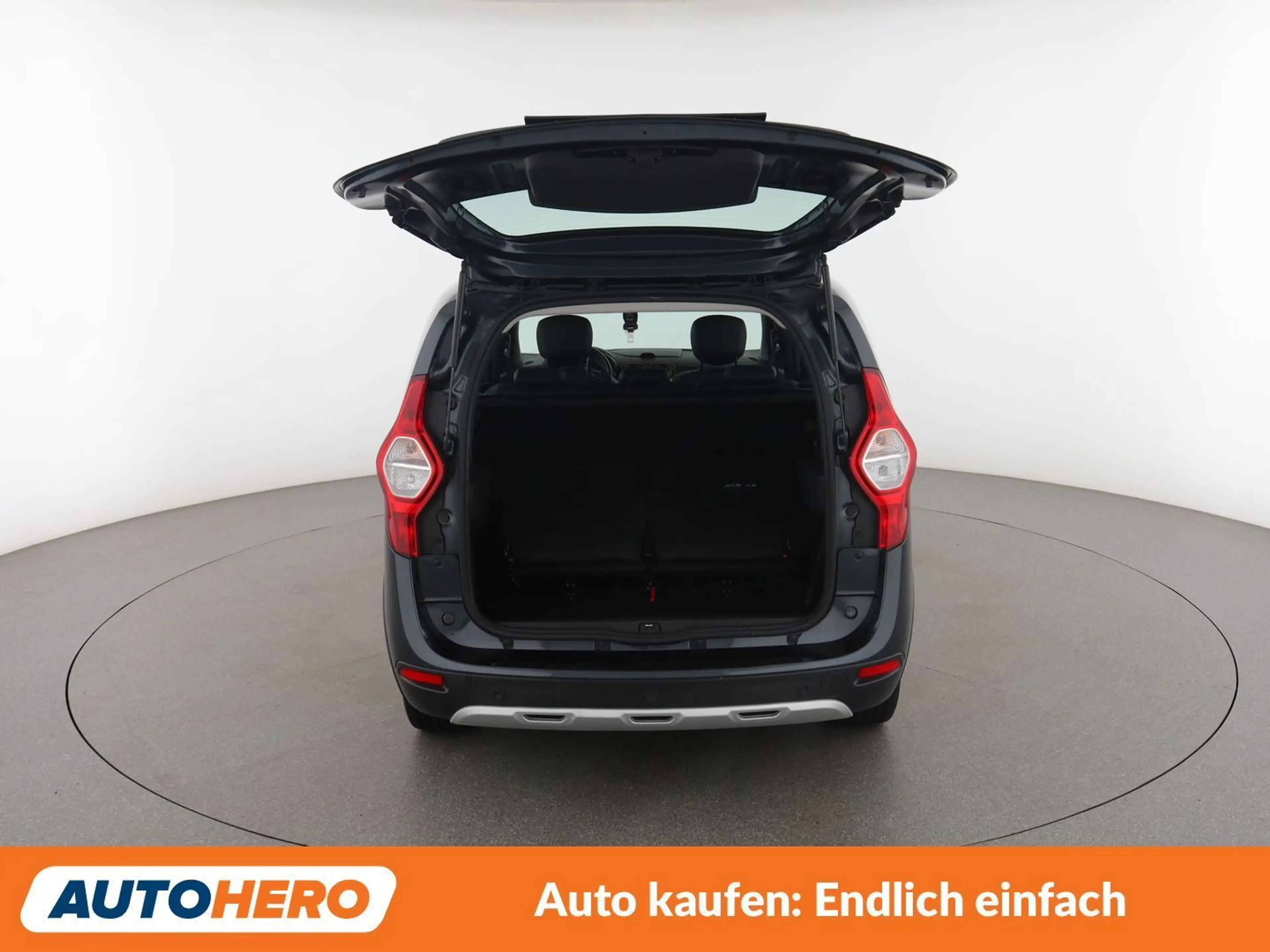 Dacia Lodgy 1.2 TCe Stepway Celebration — photo 16