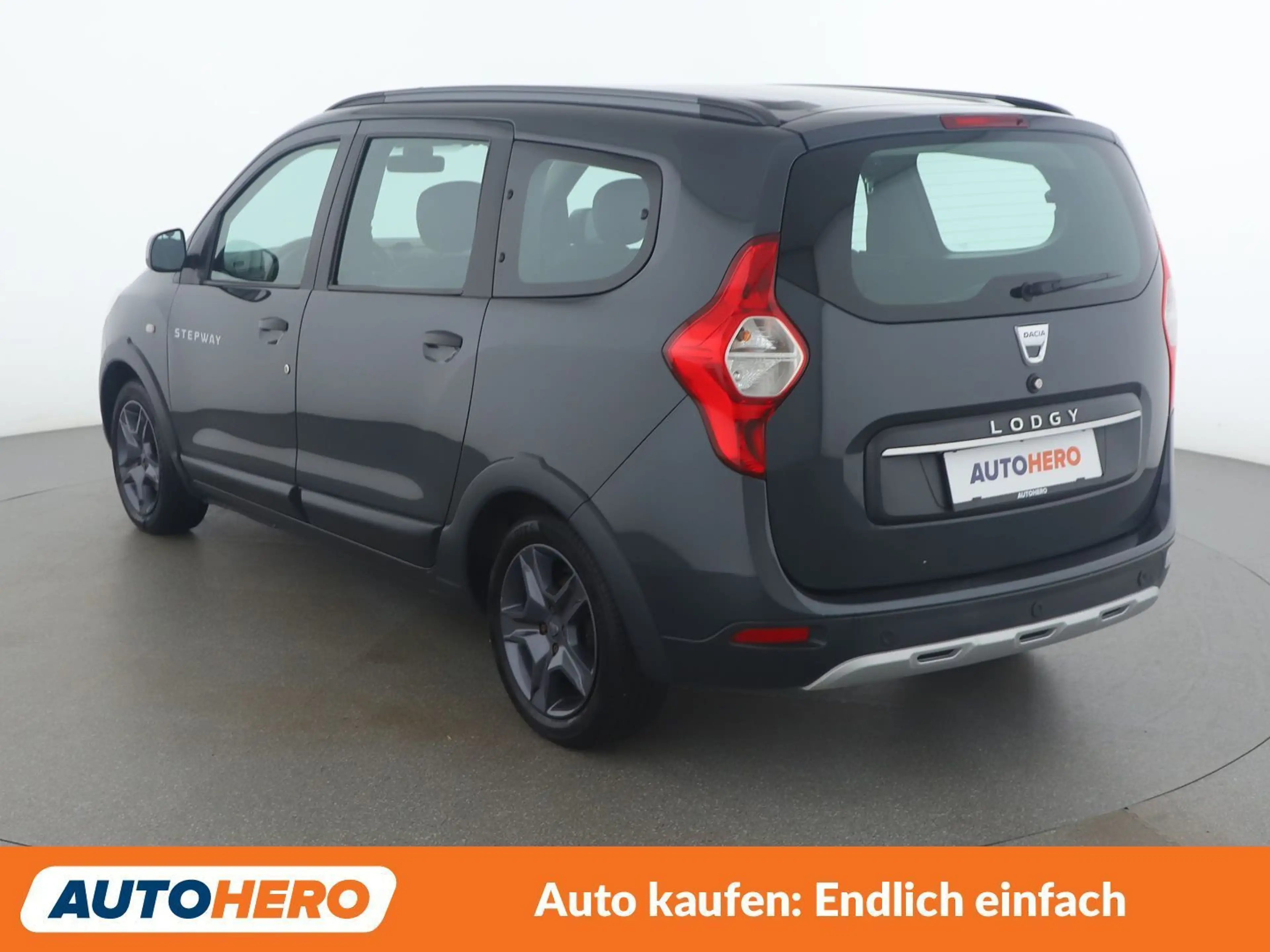 Dacia Lodgy 1.2 TCe Stepway Celebration — photo 4