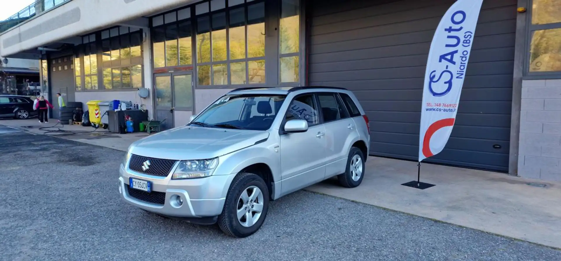 Suzuki Grand Vitara 1.9 DDiS 5 porte Grigio - 1