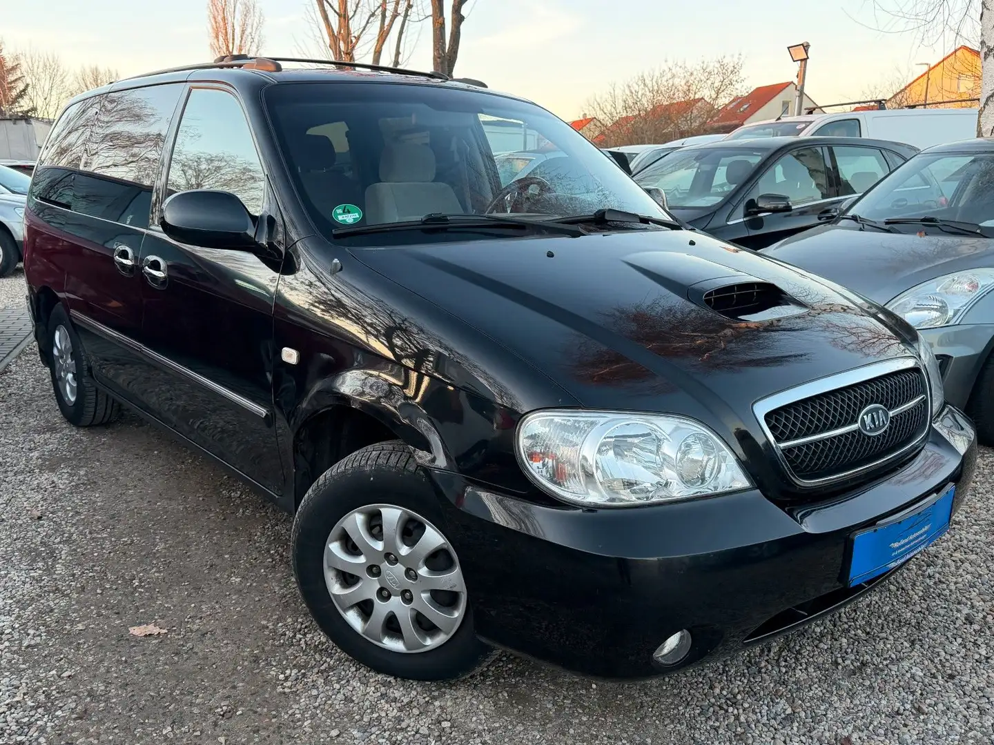 Kia Carnival LX*2.HD*Klima*Aut*AHK*SHD*PDC*TÜV 12/27 Schwarz - 1