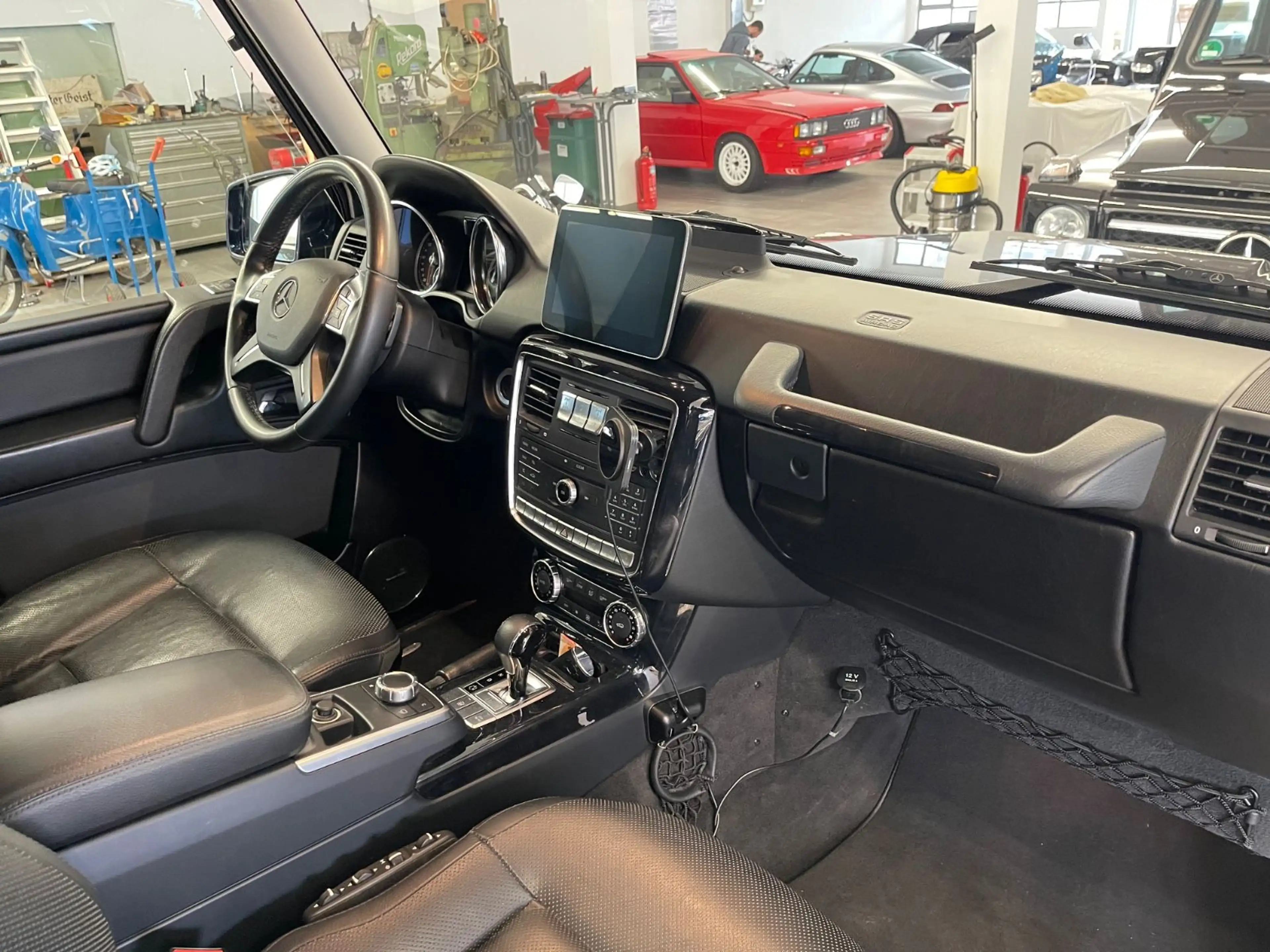 Mercedes-Benz G 500 in sehr gepflegtem Zustand — photo 8