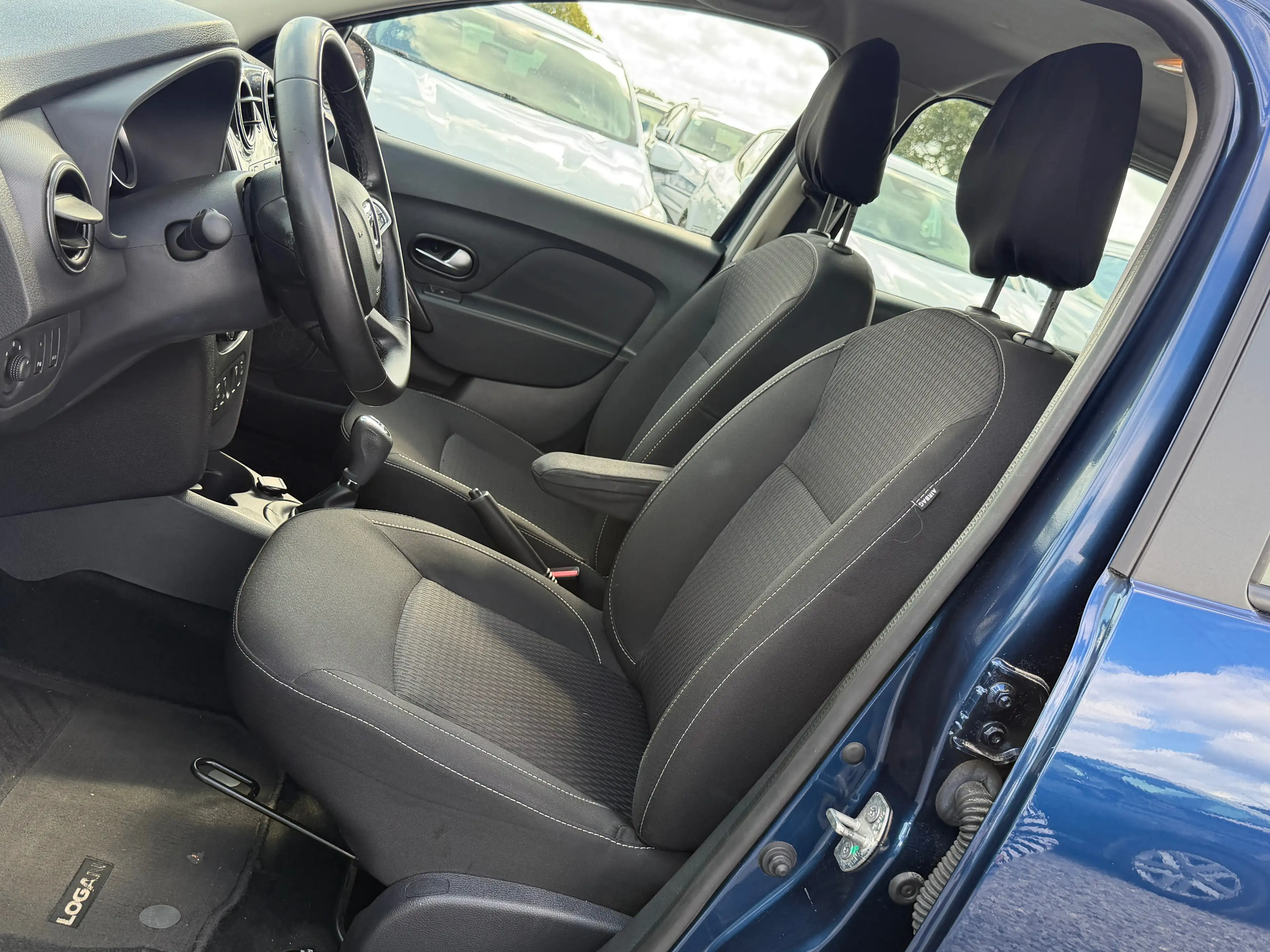 Dacia Logan BOITE AUTO - CAMERA - CAPTEURS - NAVIGATION - AIR CO — photo 11