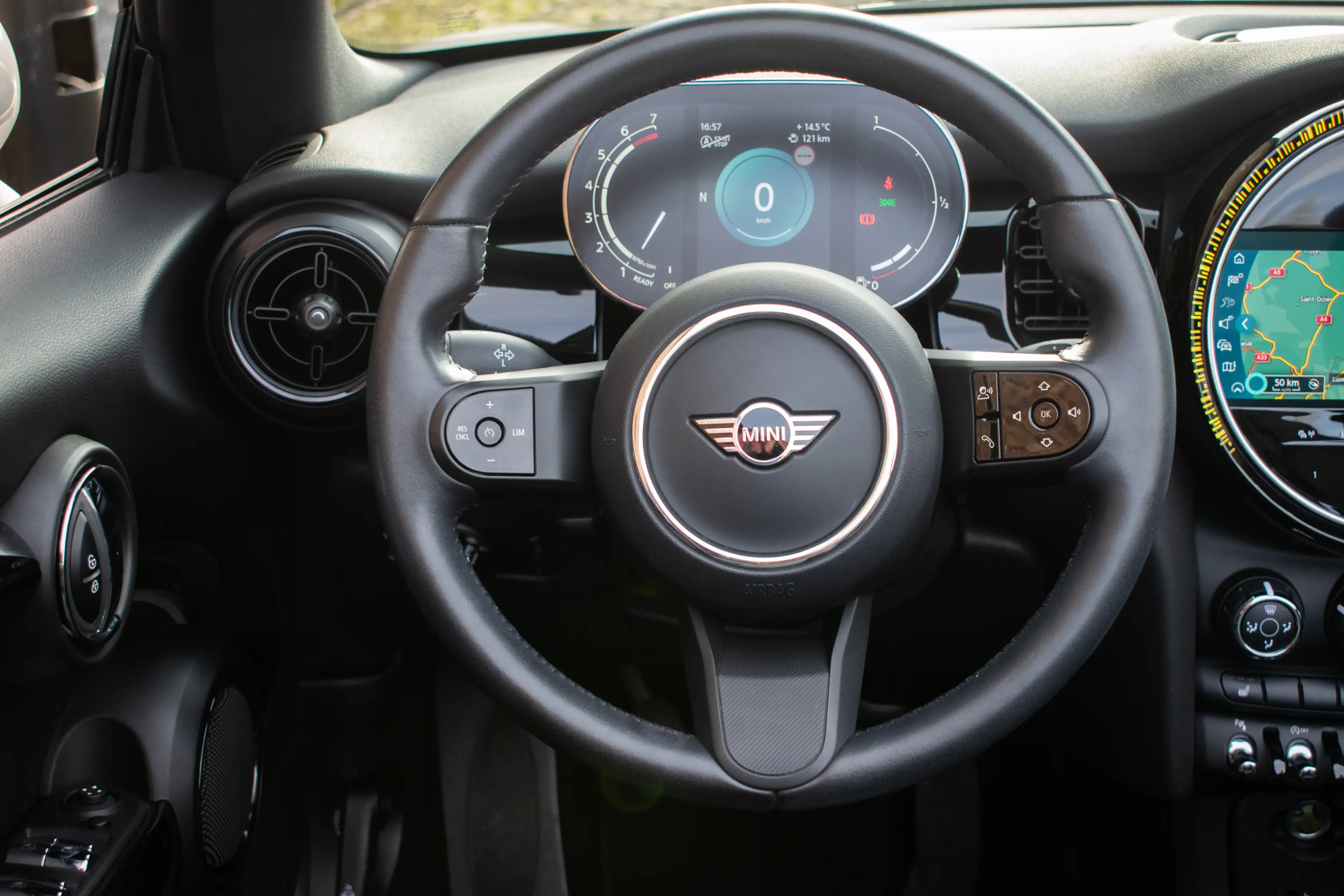 MINI One Cabrio Apple Carplay, Led, ***RESERVE/GERESERVEED*** — photo 15