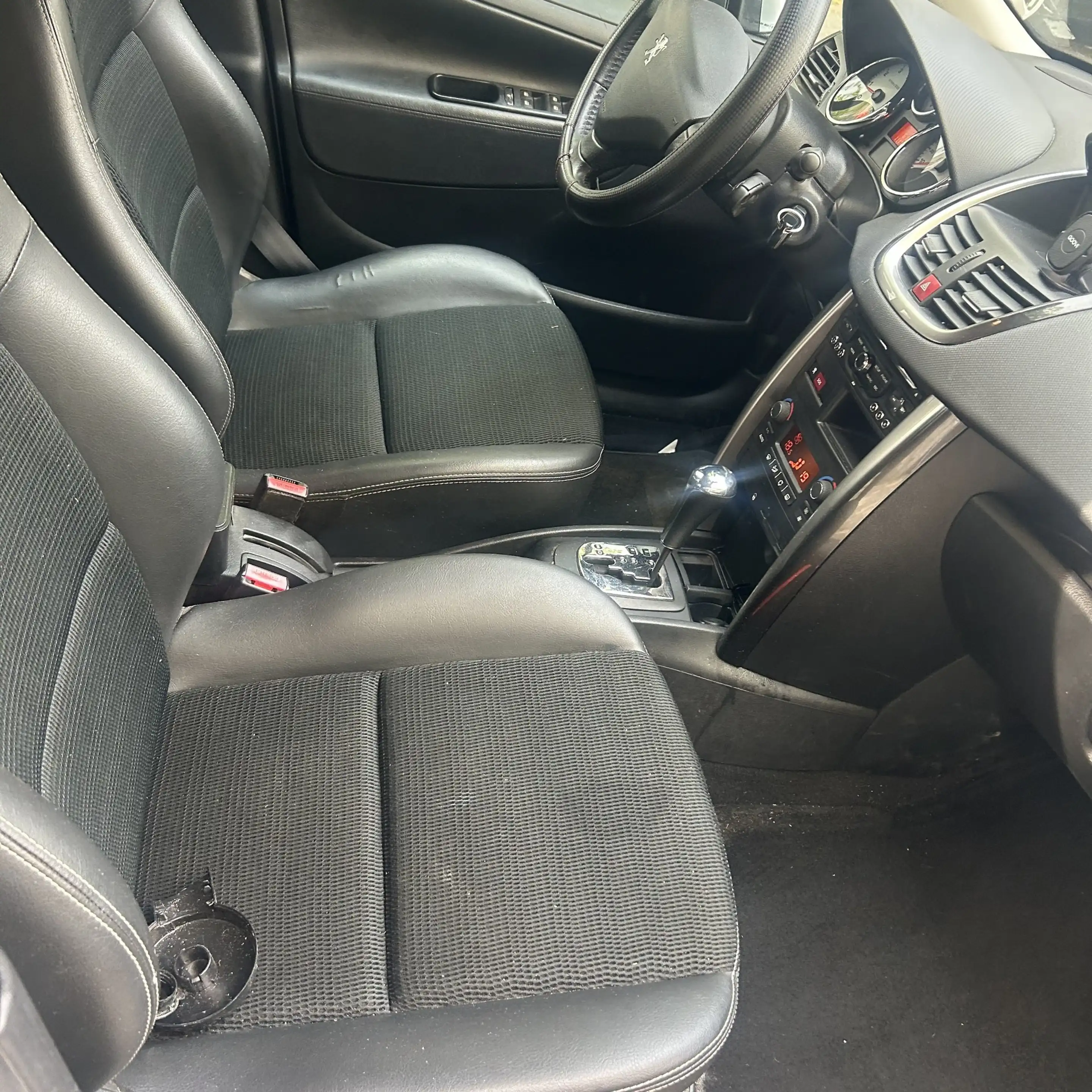 Peugeot 207 207 1.6i Allure automatic. gps. — photo 9