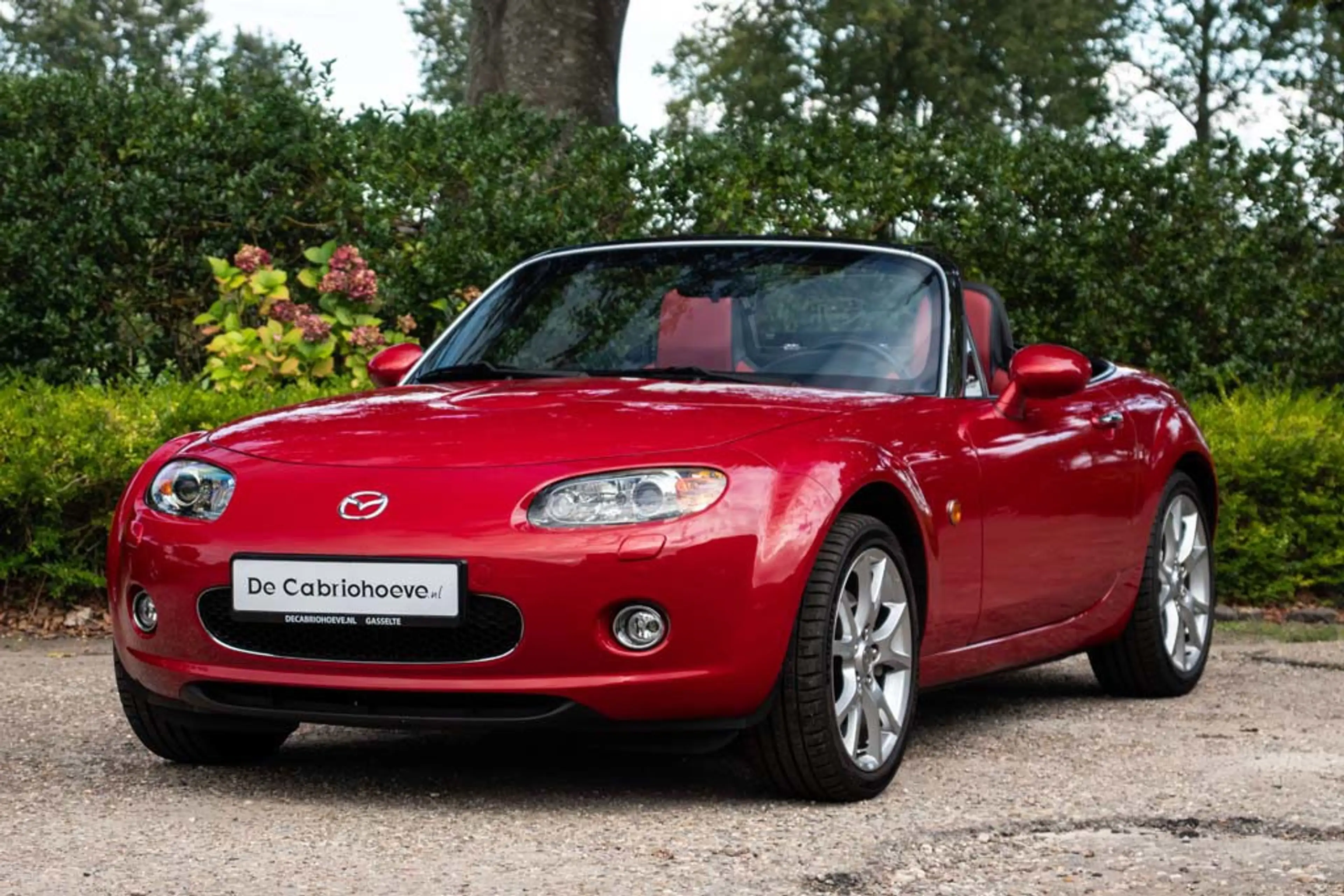 Mazda MX-5 NC 2.0l Velocity Red Mica — photo 2