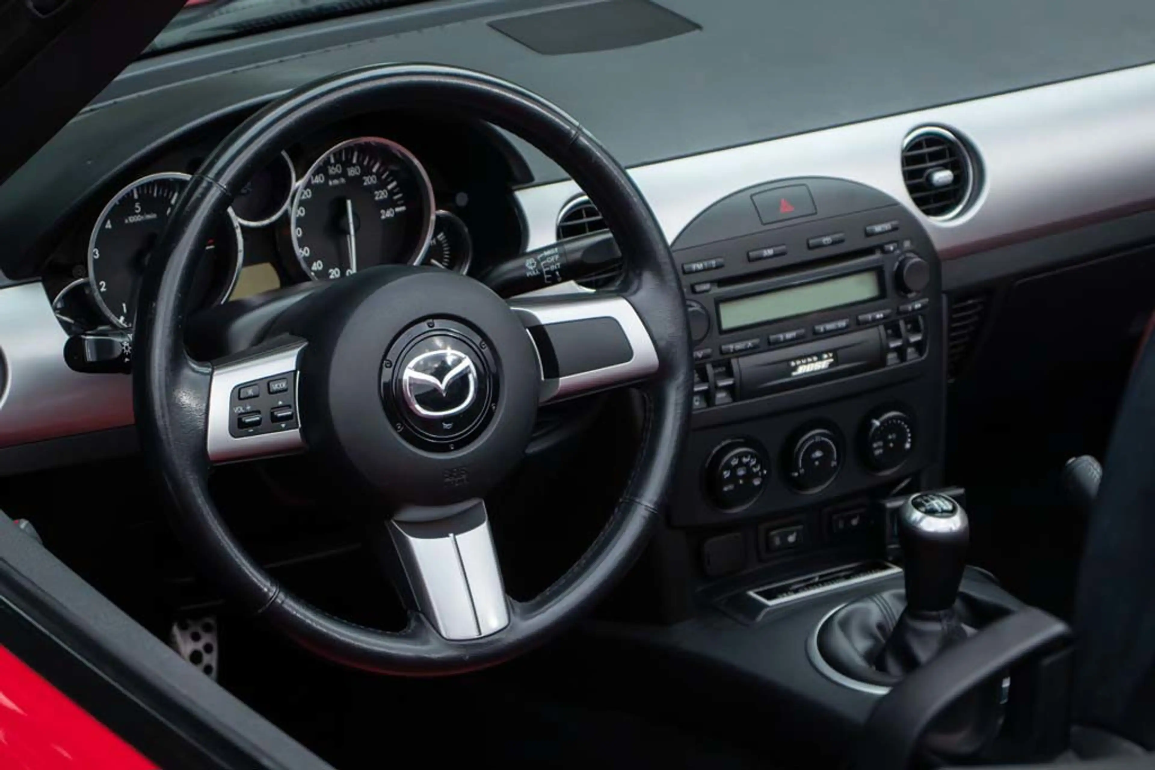 Mazda MX-5 NC 2.0l Velocity Red Mica — photo 13