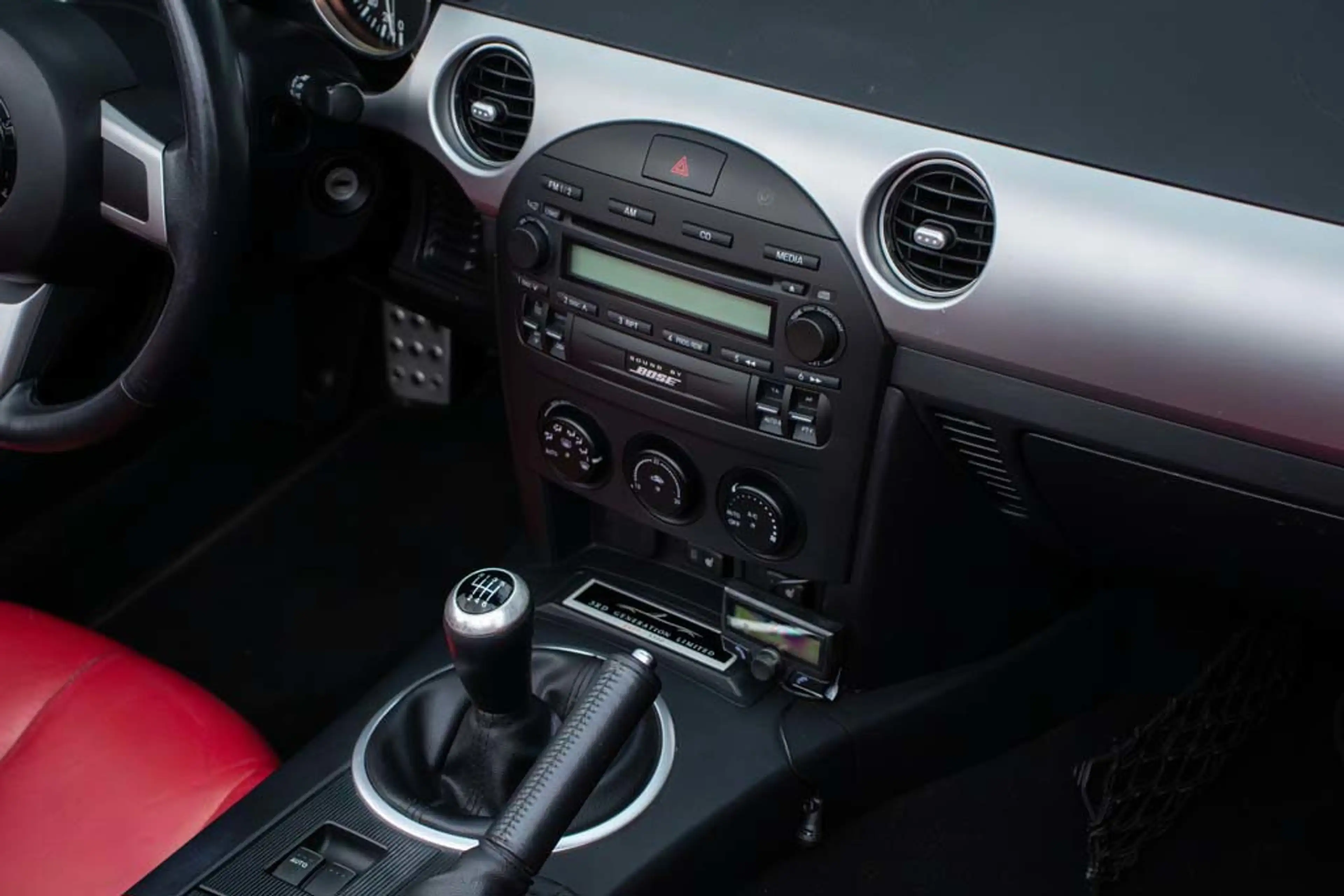 Mazda MX-5 NC 2.0l Velocity Red Mica — photo 15