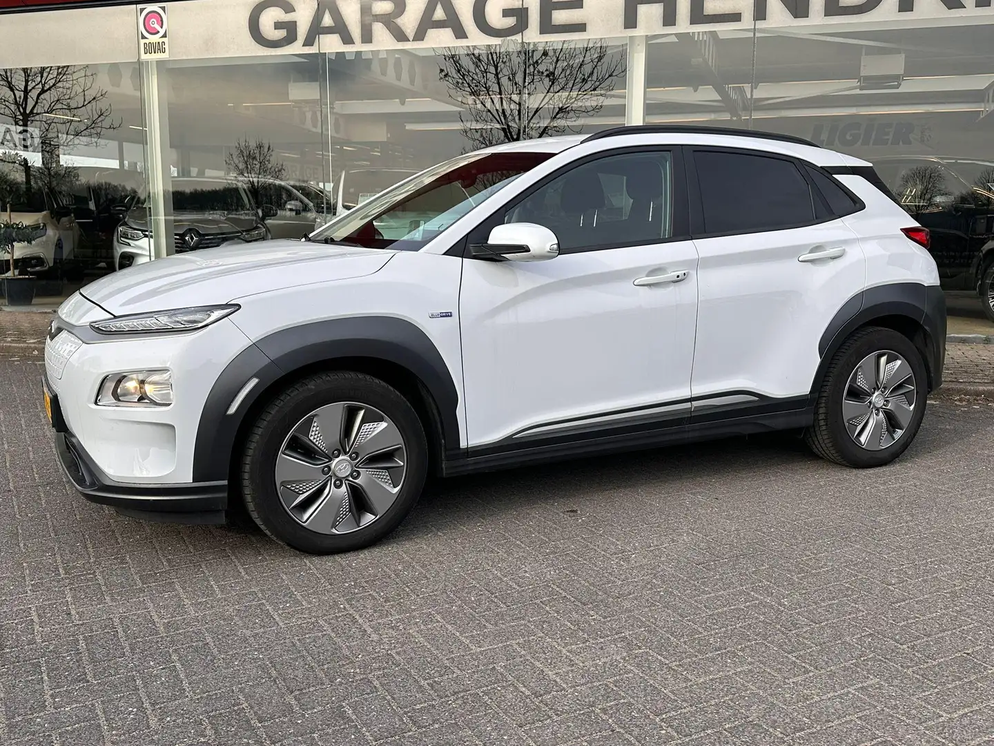 Hyundai KONA EV Fashion 64 kWh | SOH: 94,0% | 3 Fase | Climate Weiß - 2