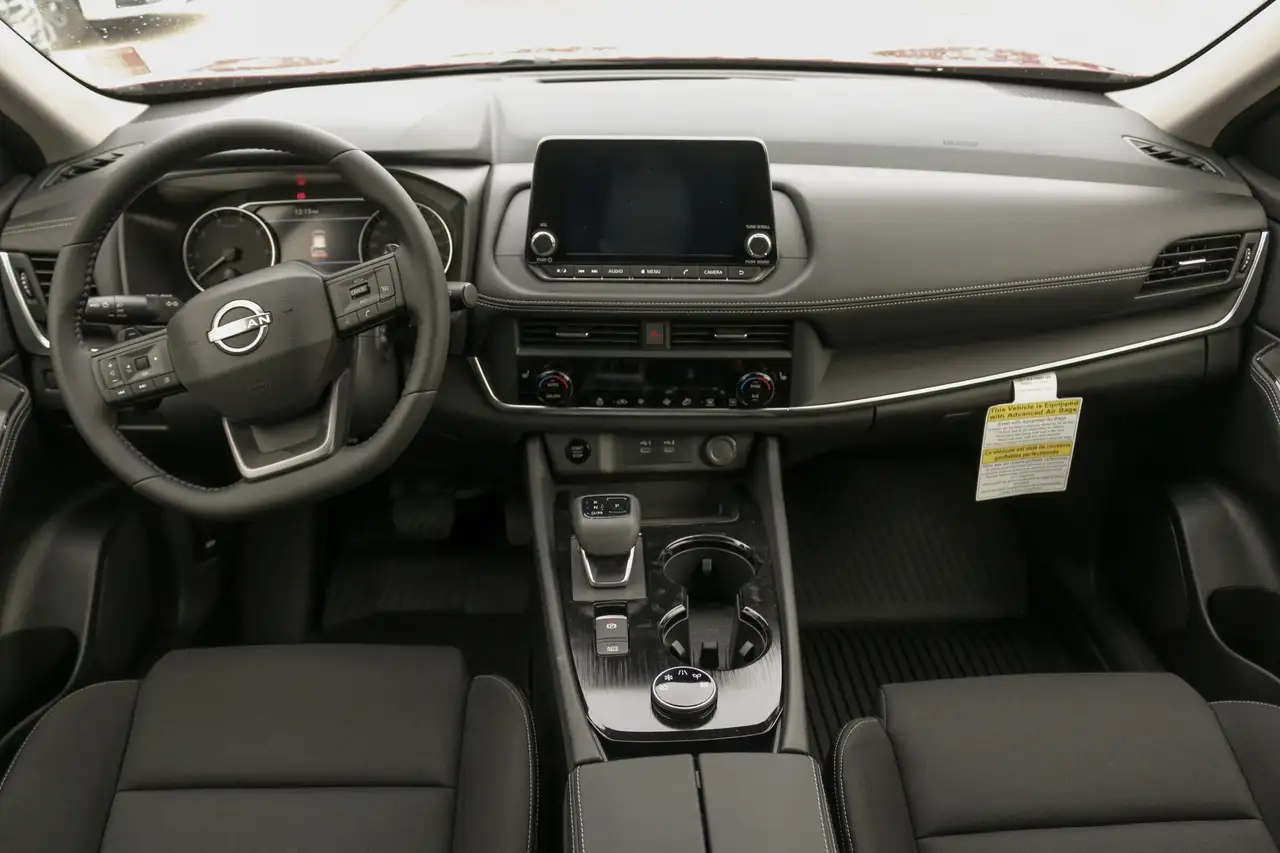 Nissan Rogue снимка Nissan Rogue