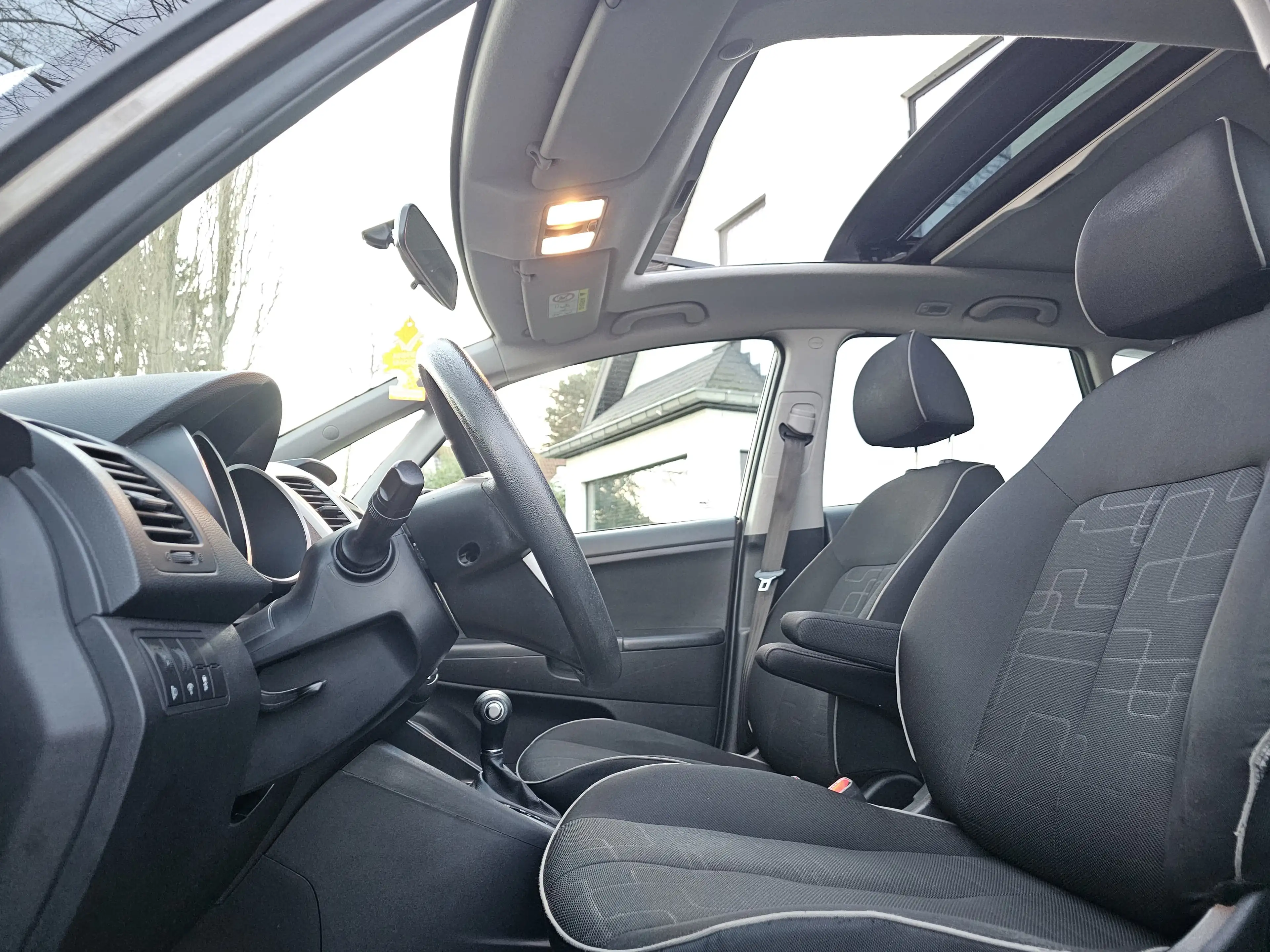 Kia Venga 1.6i * AUTOMAT. * TOIT OUVR.+CAMERA+AIRCO+... — photo 6