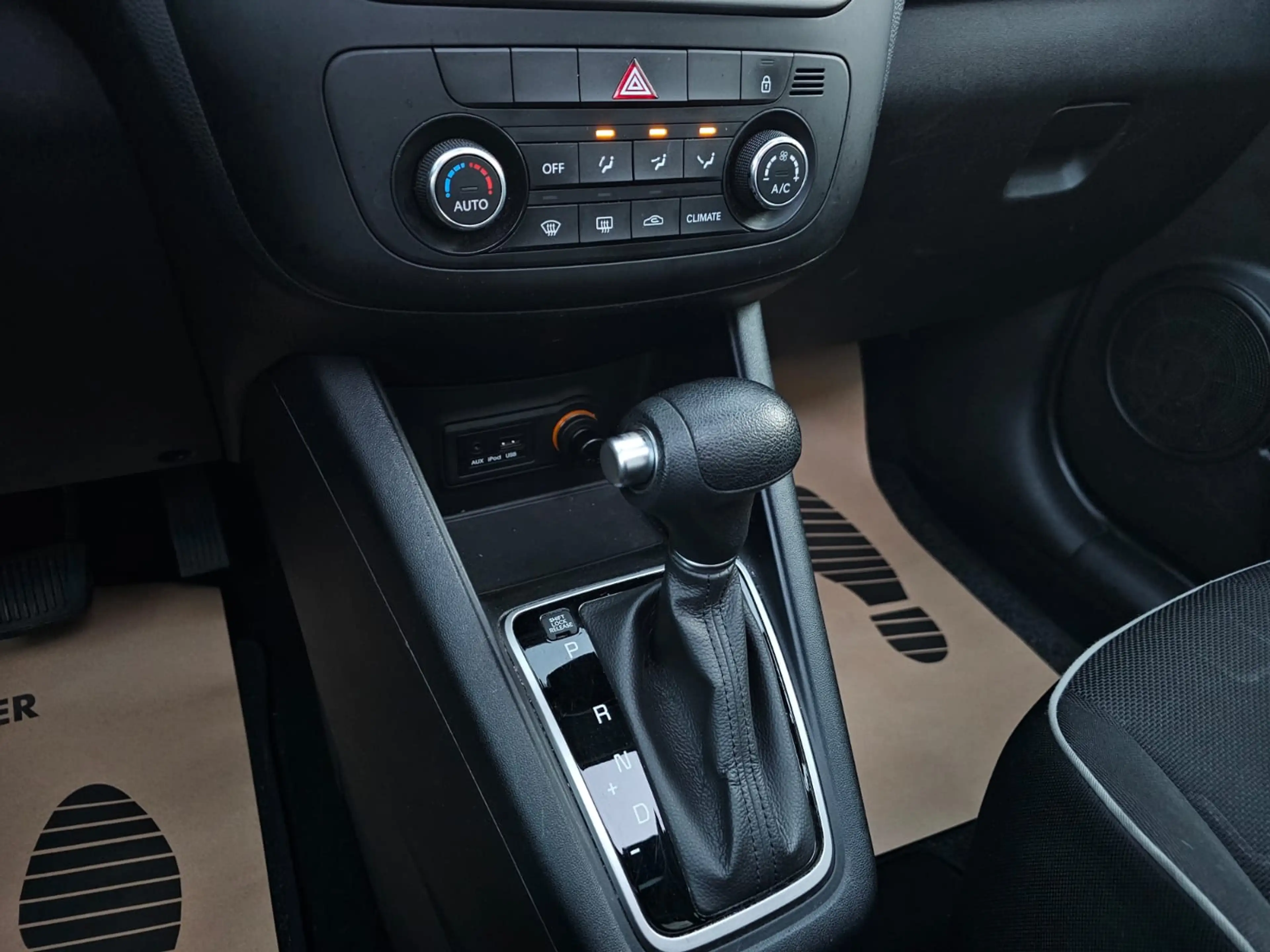 Kia Venga 1.6i * AUTOMAT. * TOIT OUVR.+CAMERA+AIRCO+... — photo 15