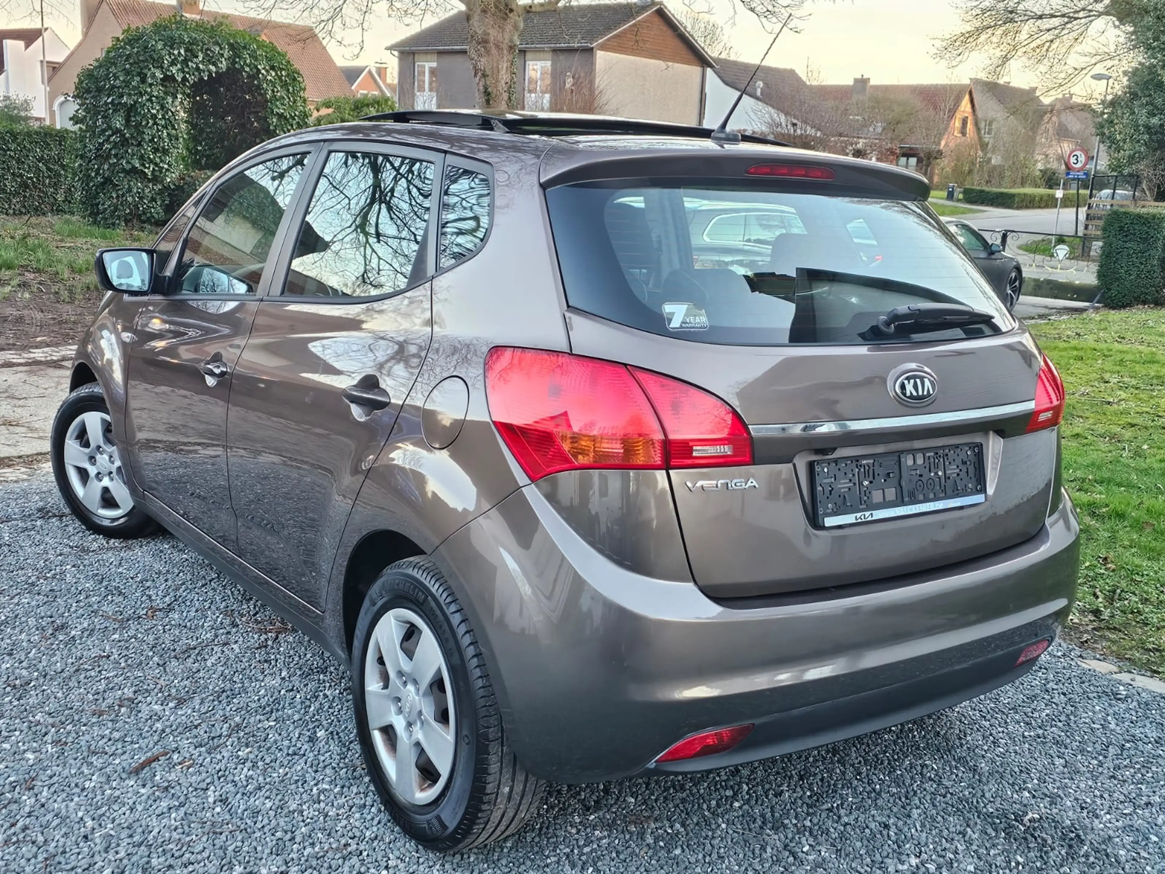 Kia Venga 1.6i * AUTOMAT. * TOIT OUVR.+CAMERA+AIRCO+... — photo 2