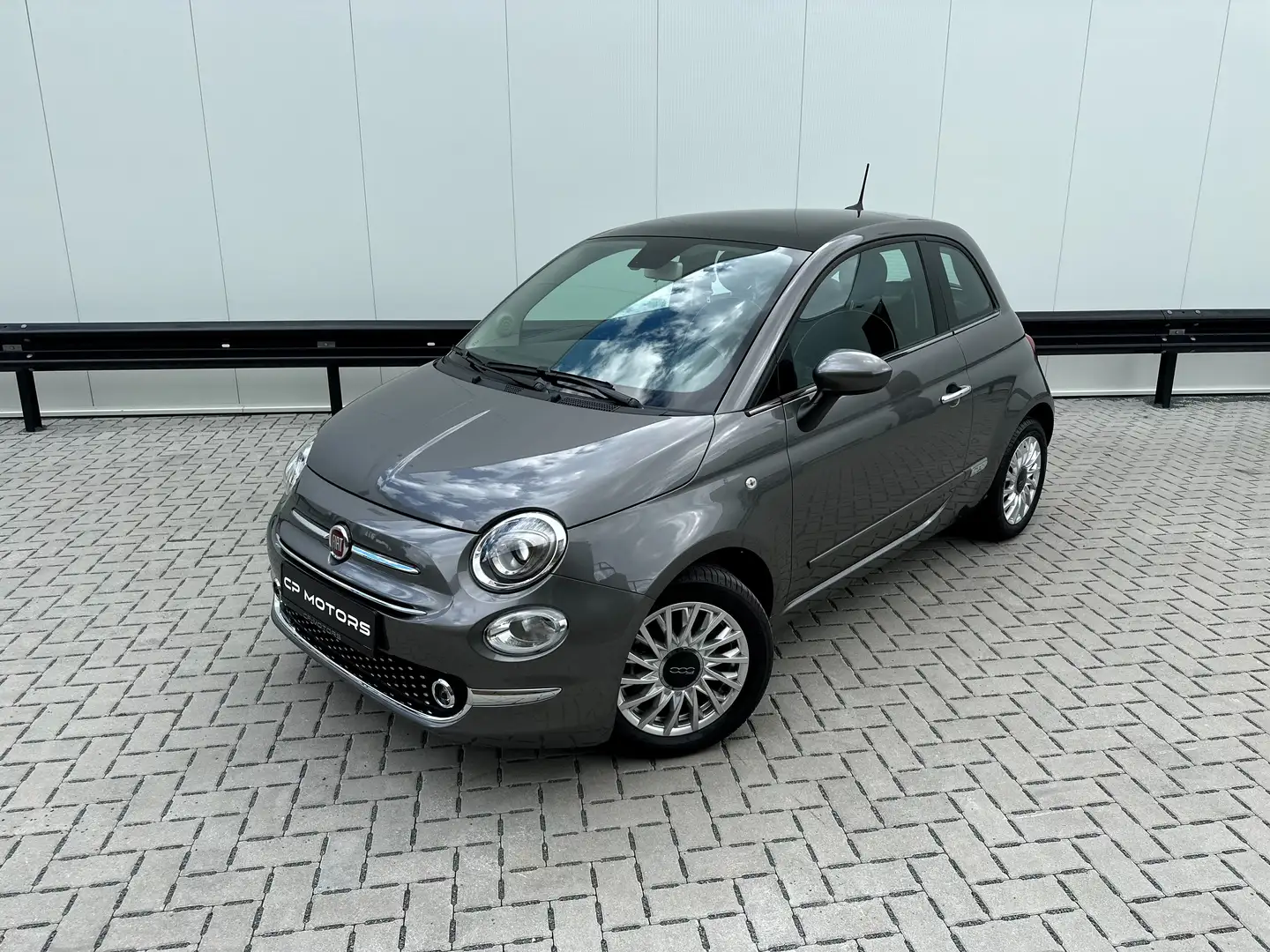 Fiat 500 AUTOMAAT | PANO | AIRCO | LIKE NEW | CRUISE Grijs - 1
