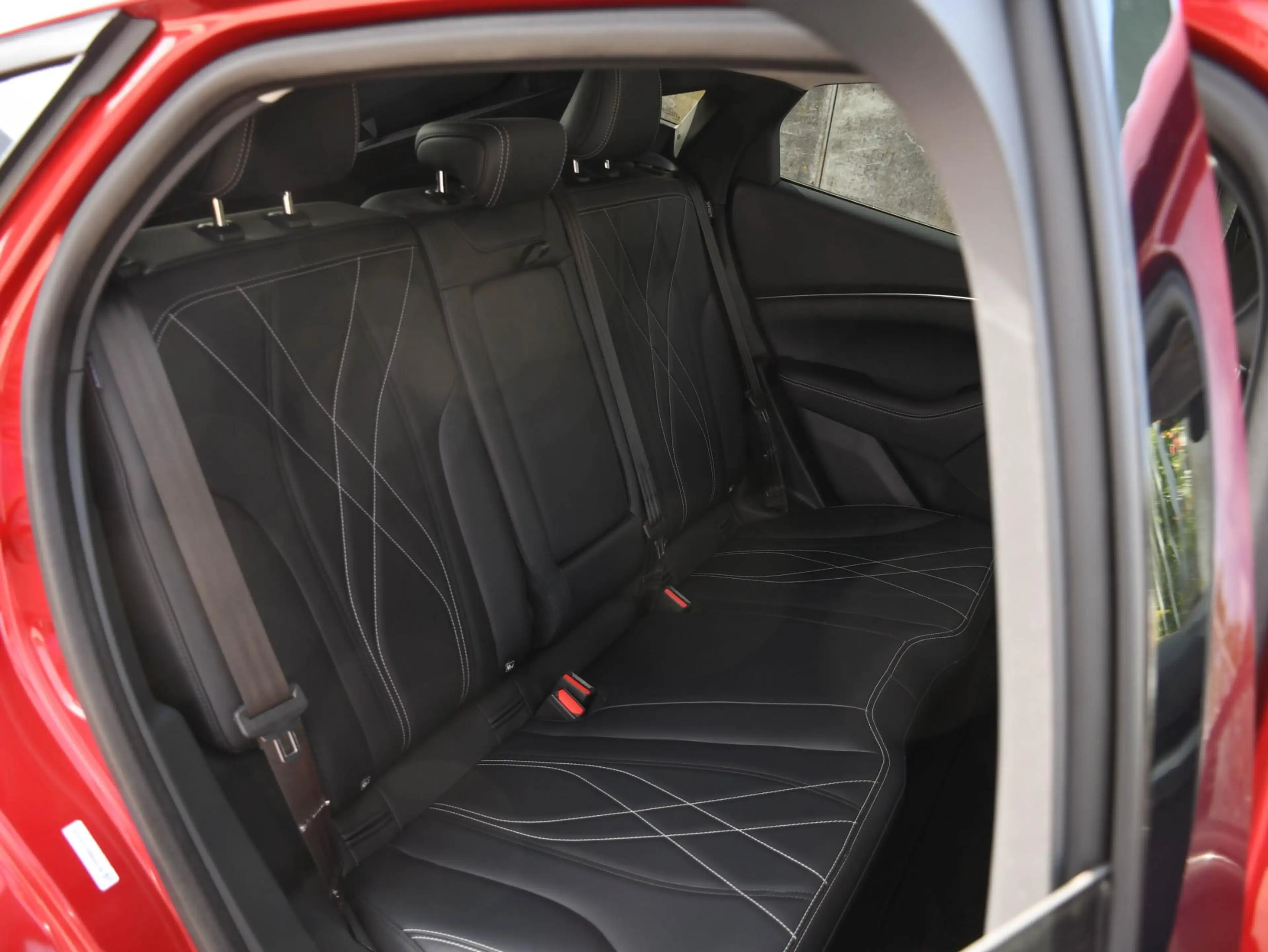 Ford Mustang Mach-E Extended Range RWD 98kWh 286pk Automaat LEDER | DO — photo 11