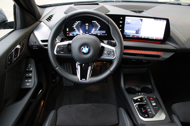 BMW 120 1 Serie M Sport Automaat / Sportstoelen / M Adapti — photo 10