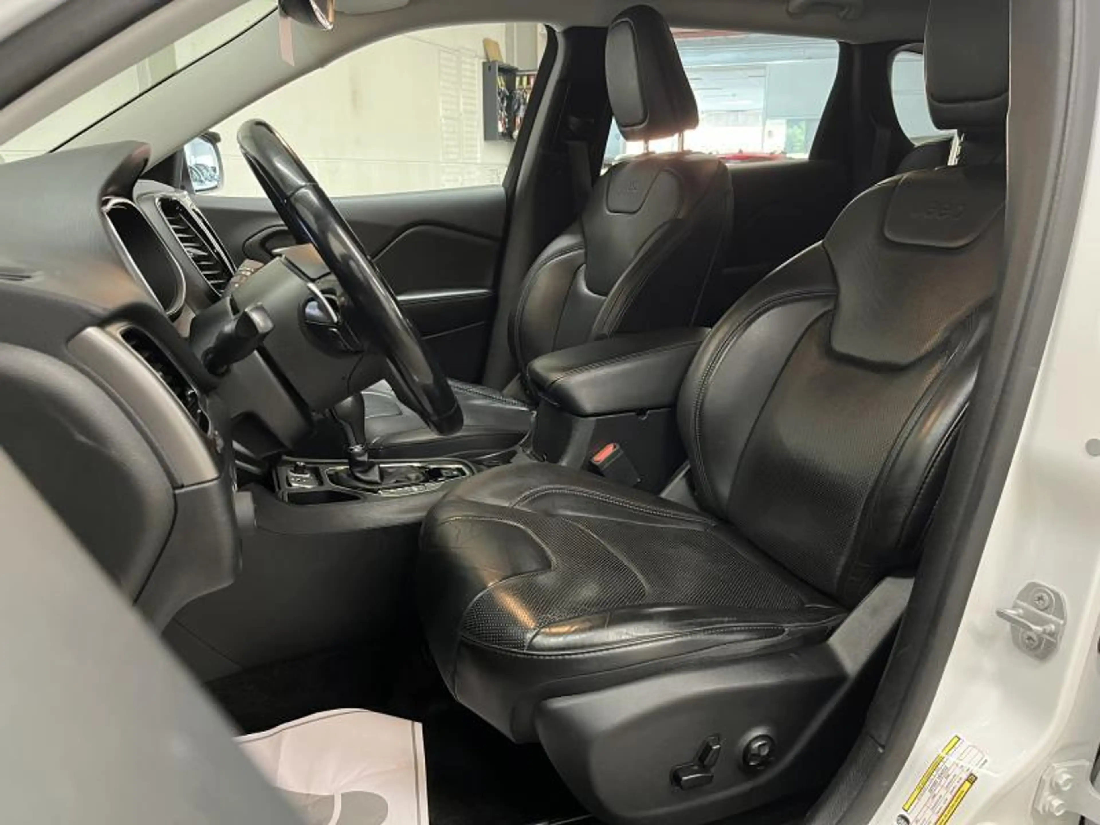 Jeep Cherokee 2.2D 195CV Blanc Navi/Carplay/Clim/Cam — photo 8