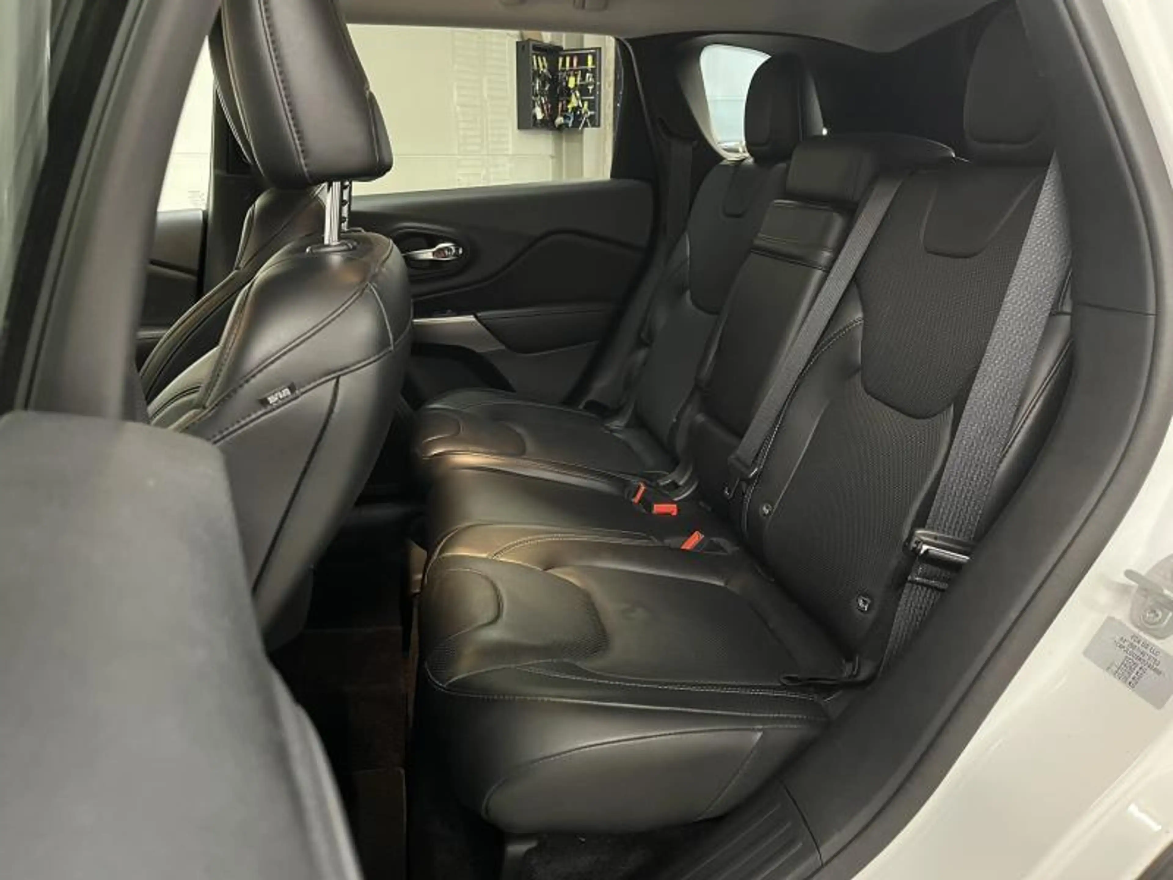 Jeep Cherokee 2.2D 195CV Blanc Navi/Carplay/Clim/Cam — photo 9