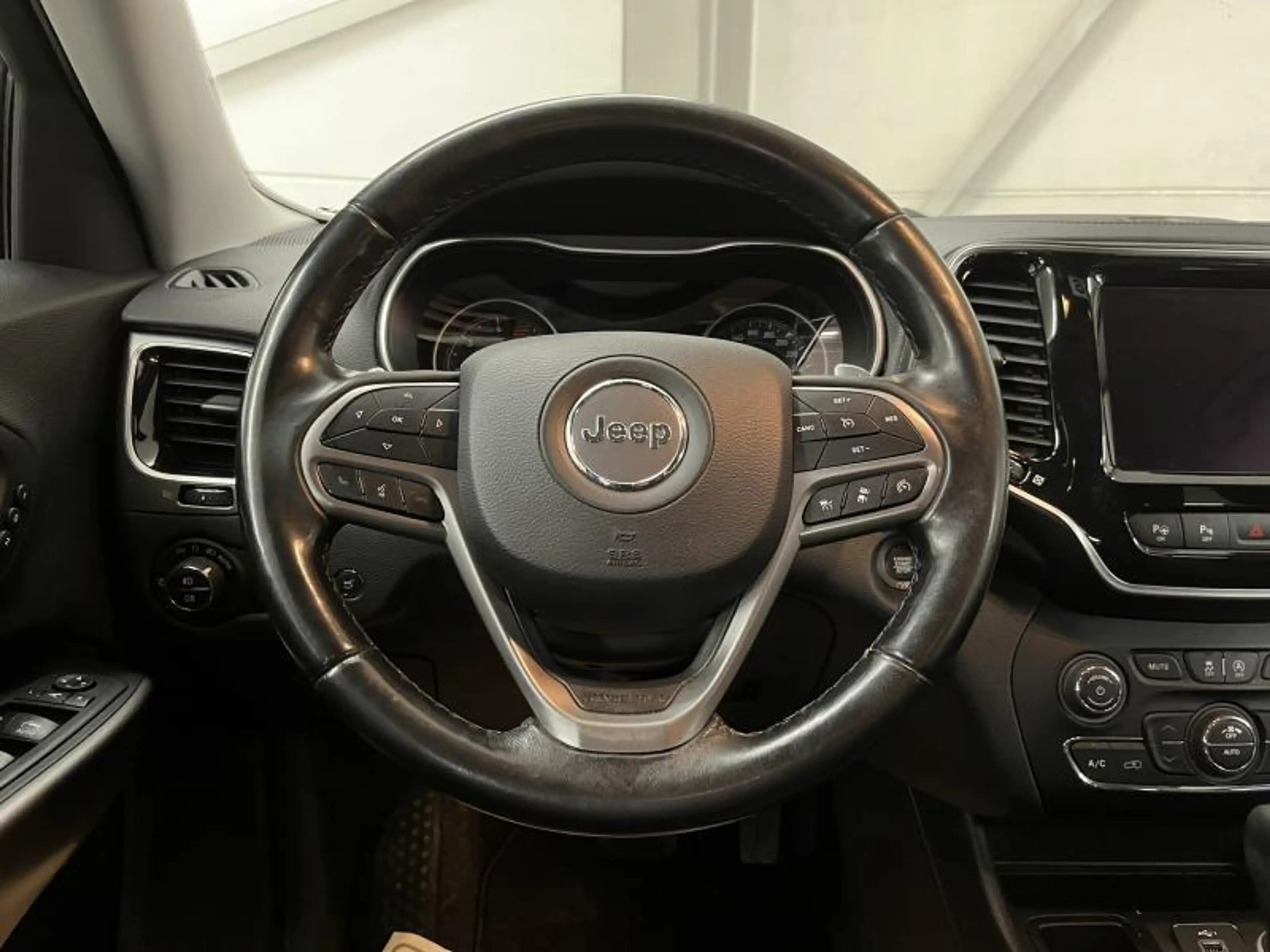 Jeep Cherokee 2.2D 195CV Blanc Navi/Carplay/Clim/Cam — photo 11