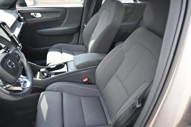 Volvo XC40 view 14